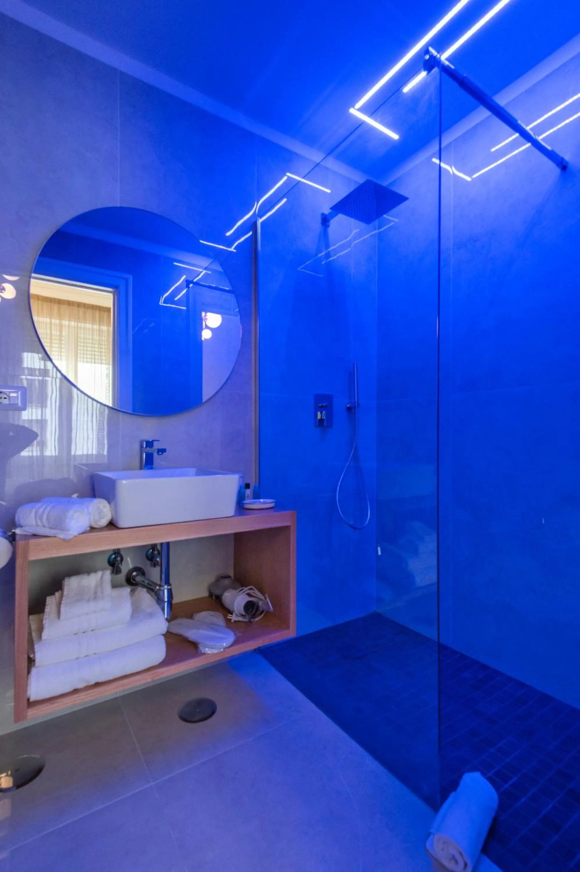 Shower, Bed in Residenza Borbonica
