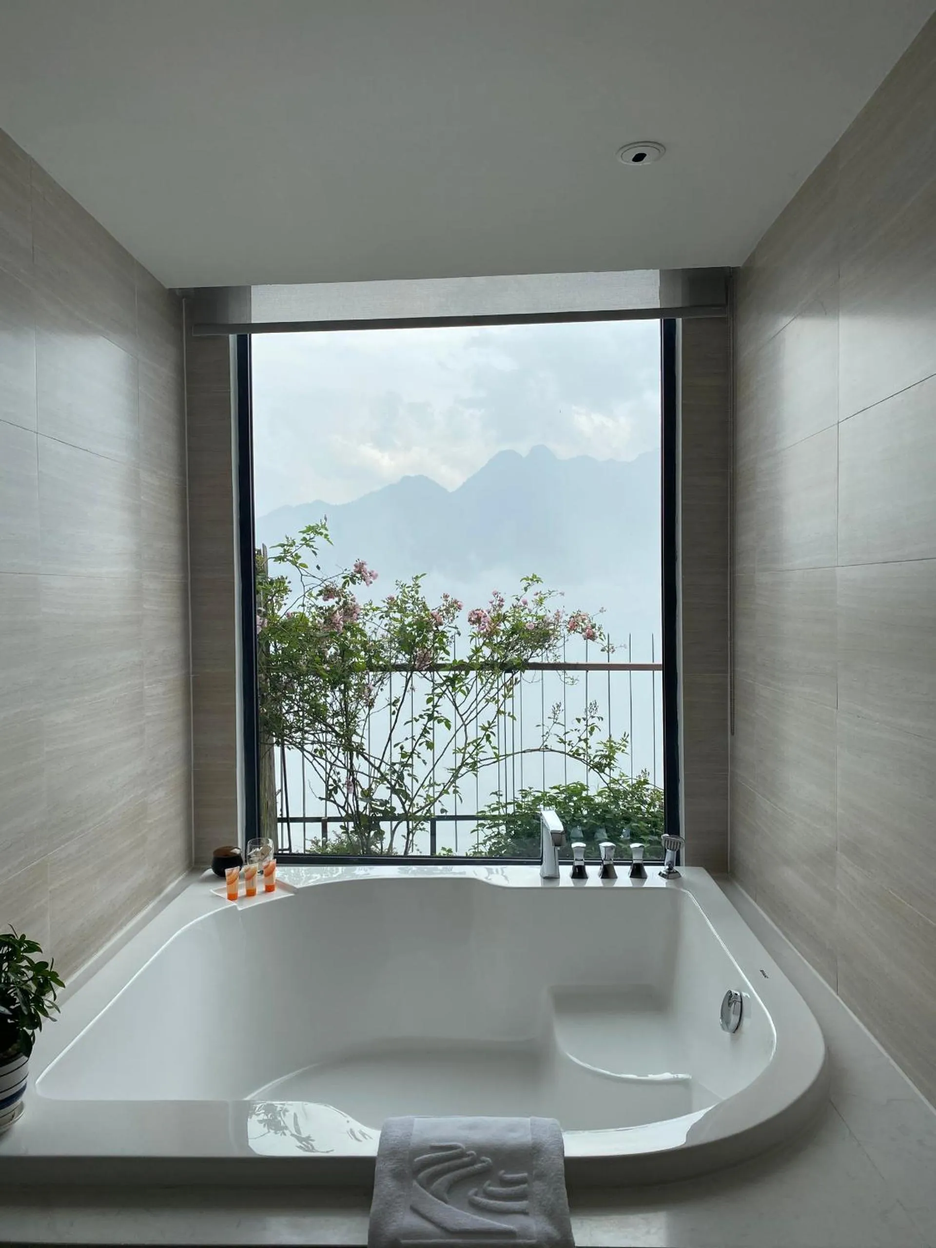 Bathroom in Pao's Sapa Leisure Hotel