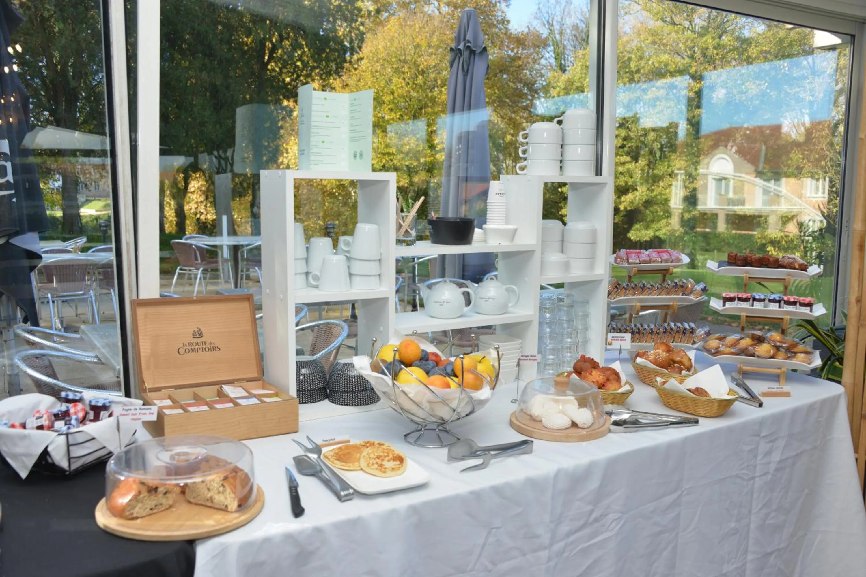 Continental breakfast in Best Western Golf d'Albon