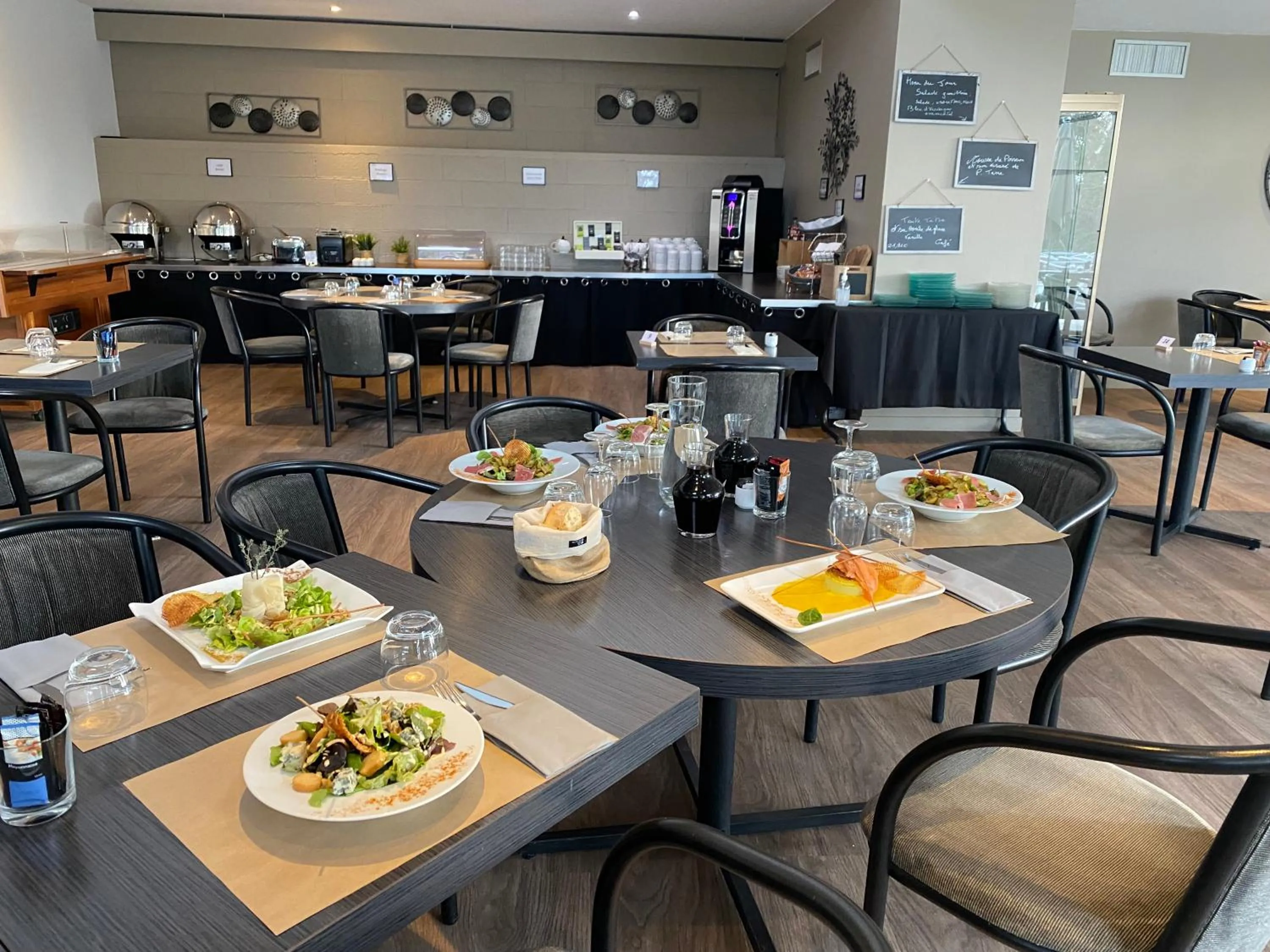 Restaurant/places to eat in Best Western Golf d'Albon