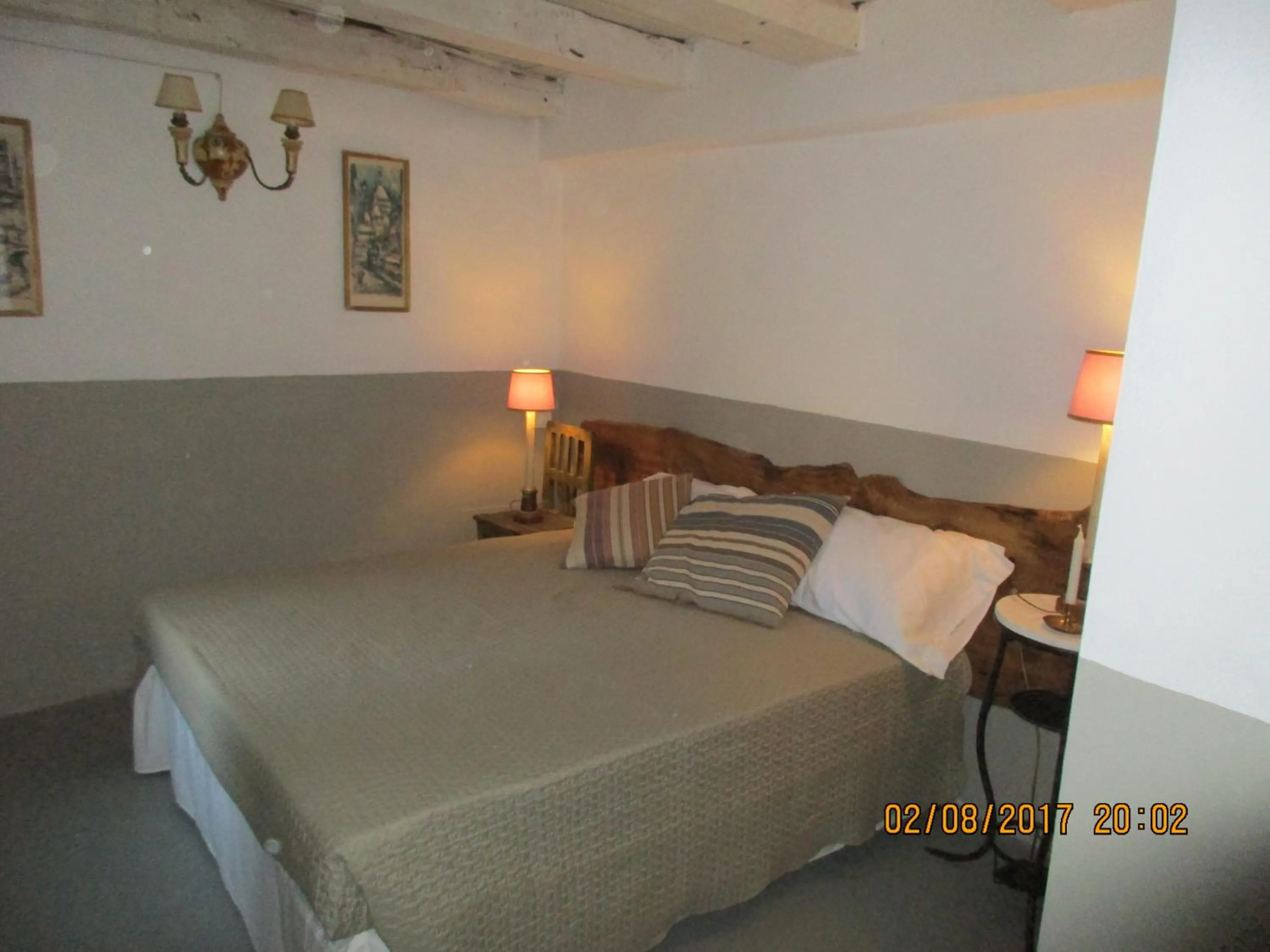 Bed in Viandanti, Artisti e Sognatori