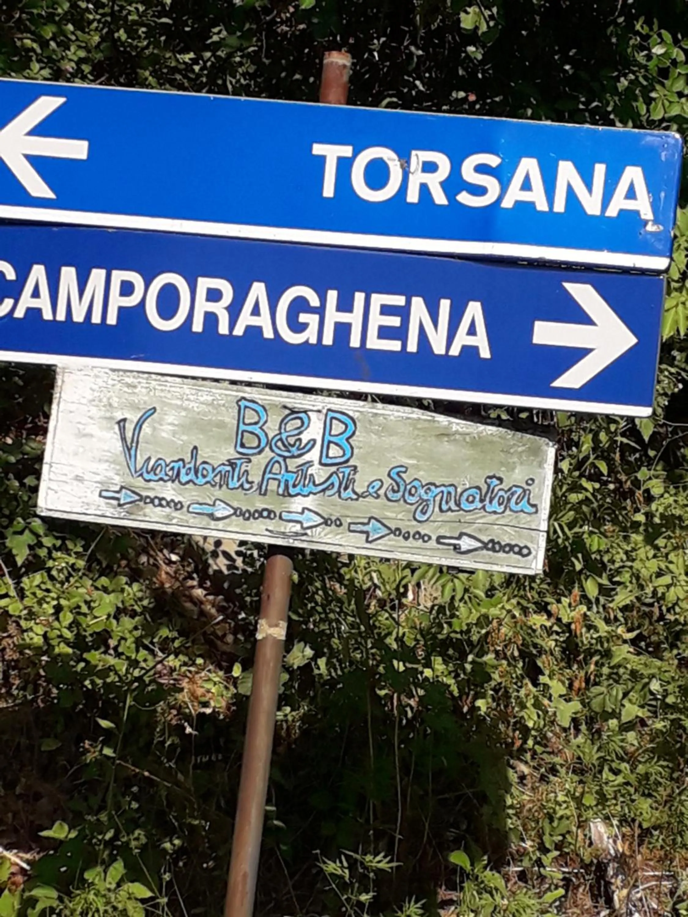 Property building in Viandanti, Artisti e Sognatori