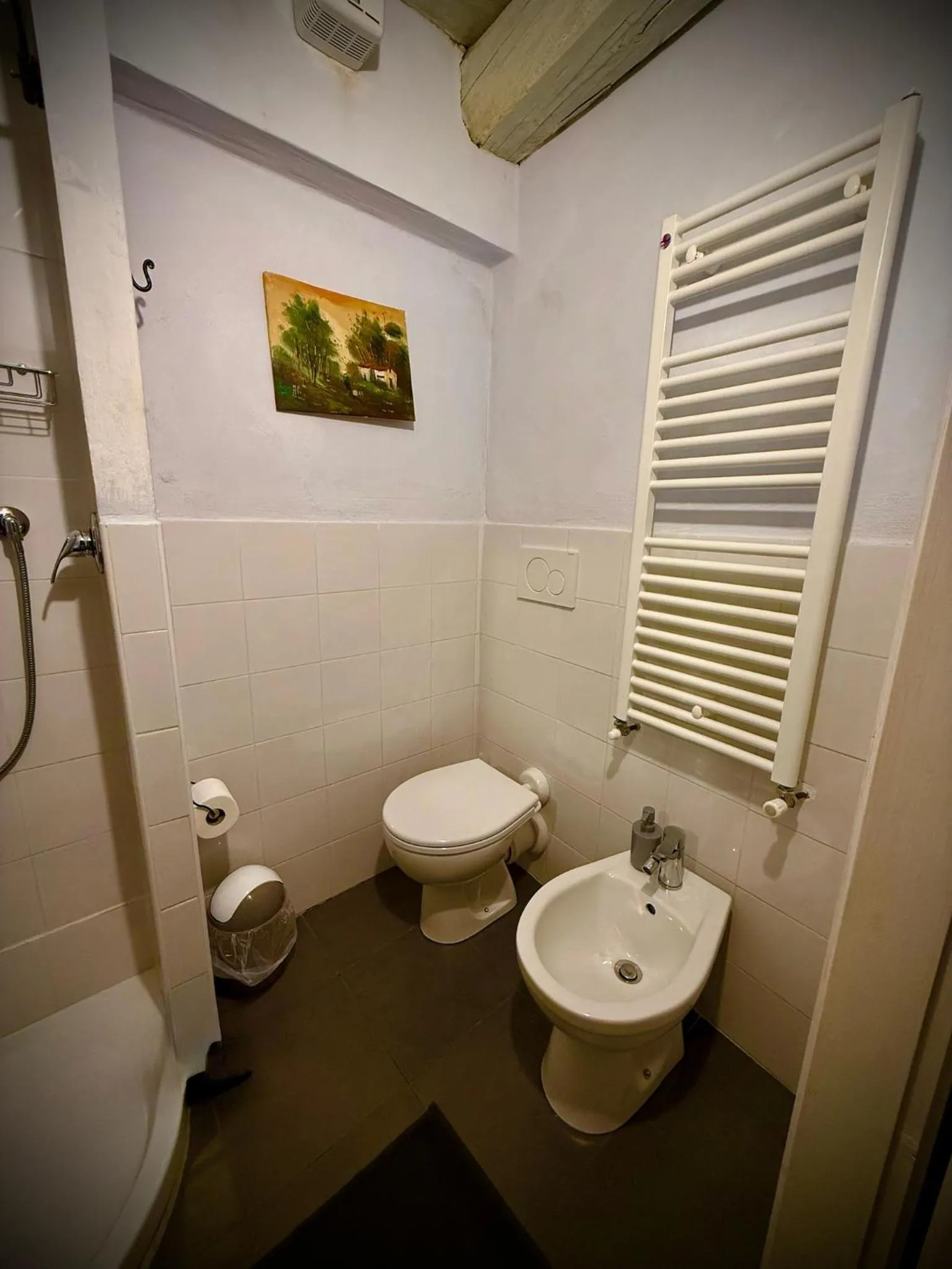 Toilet in Viandanti, Artisti e Sognatori