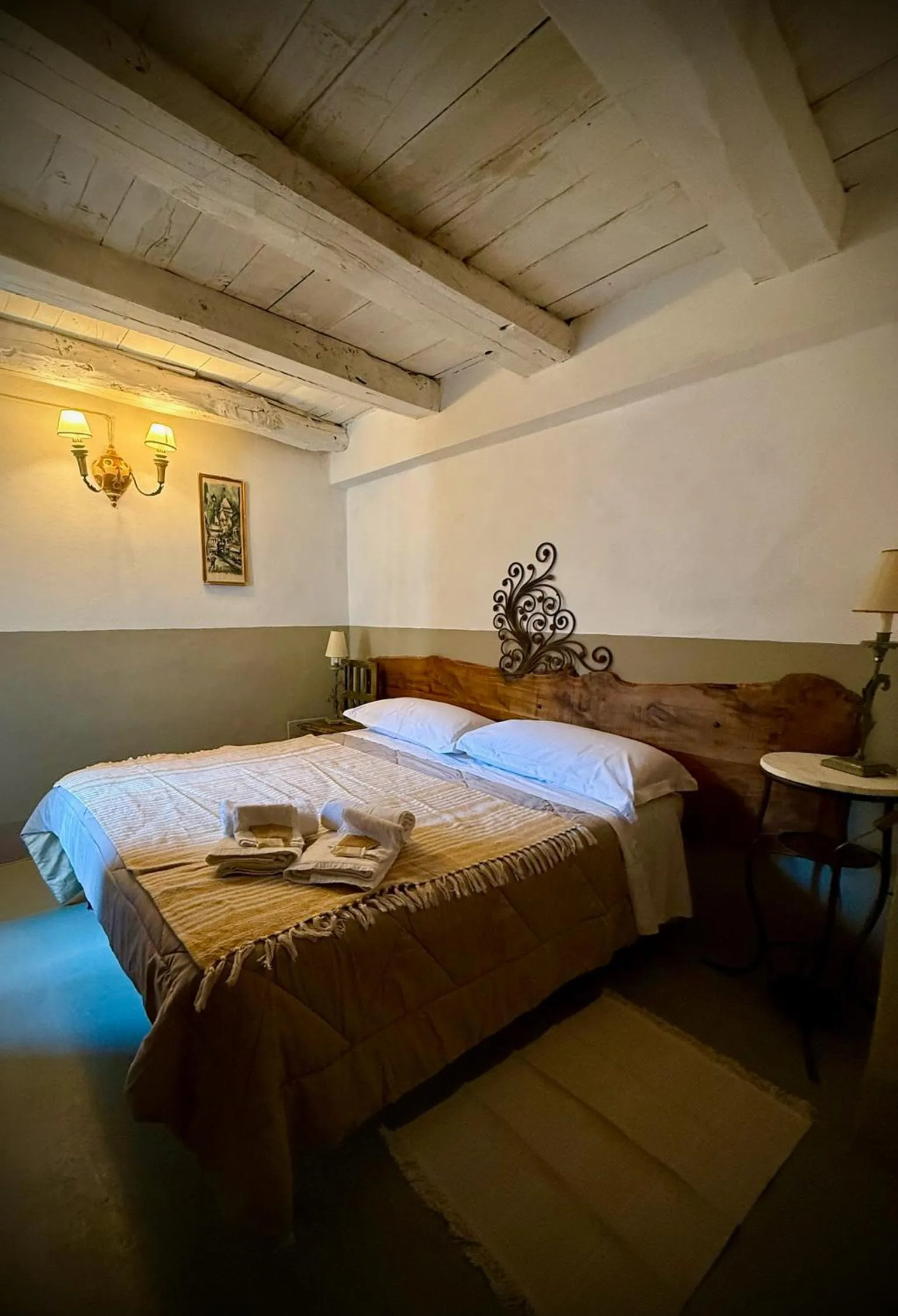 Bed in Viandanti, Artisti e Sognatori