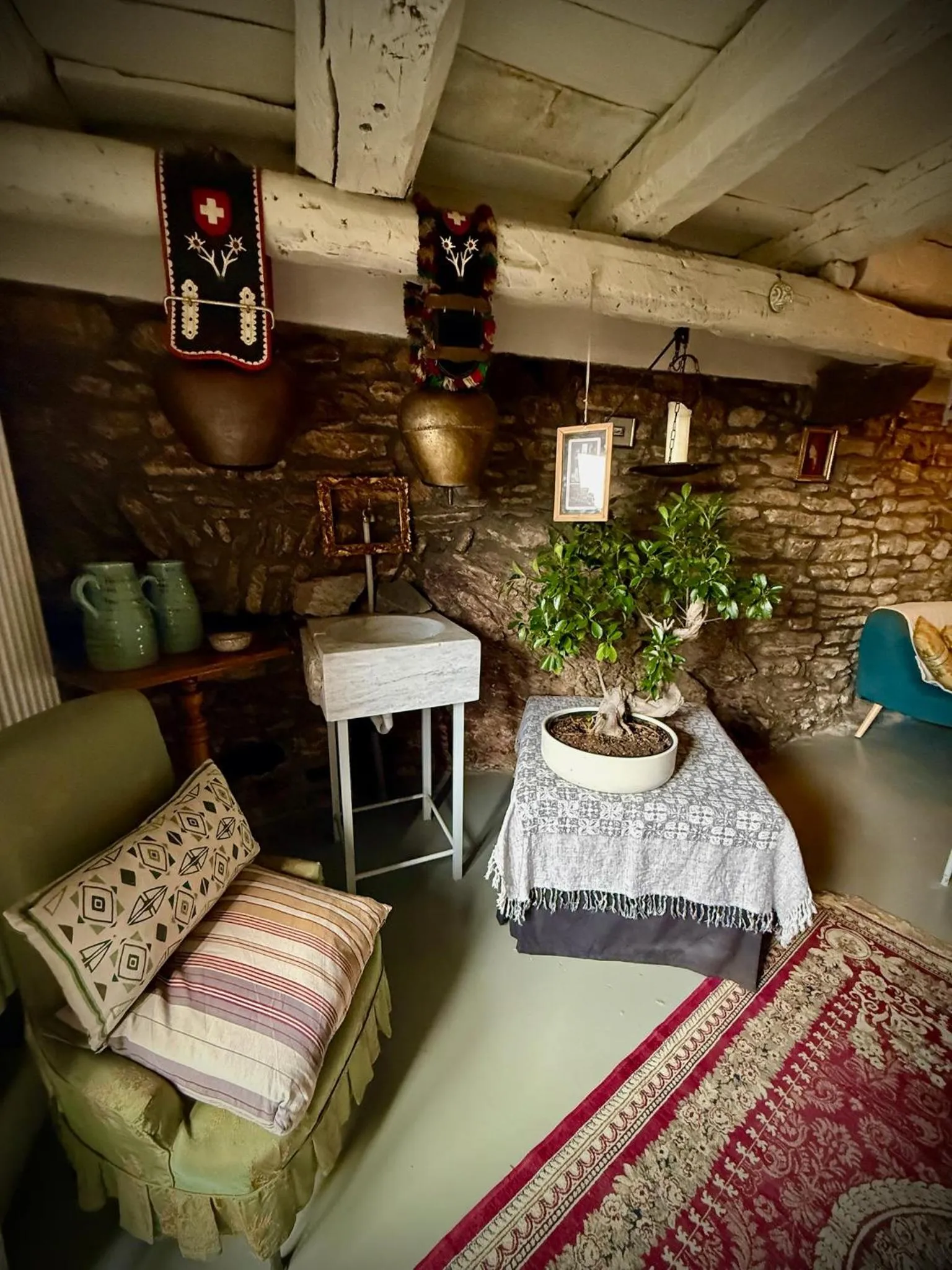 Seating area in Viandanti, Artisti e Sognatori