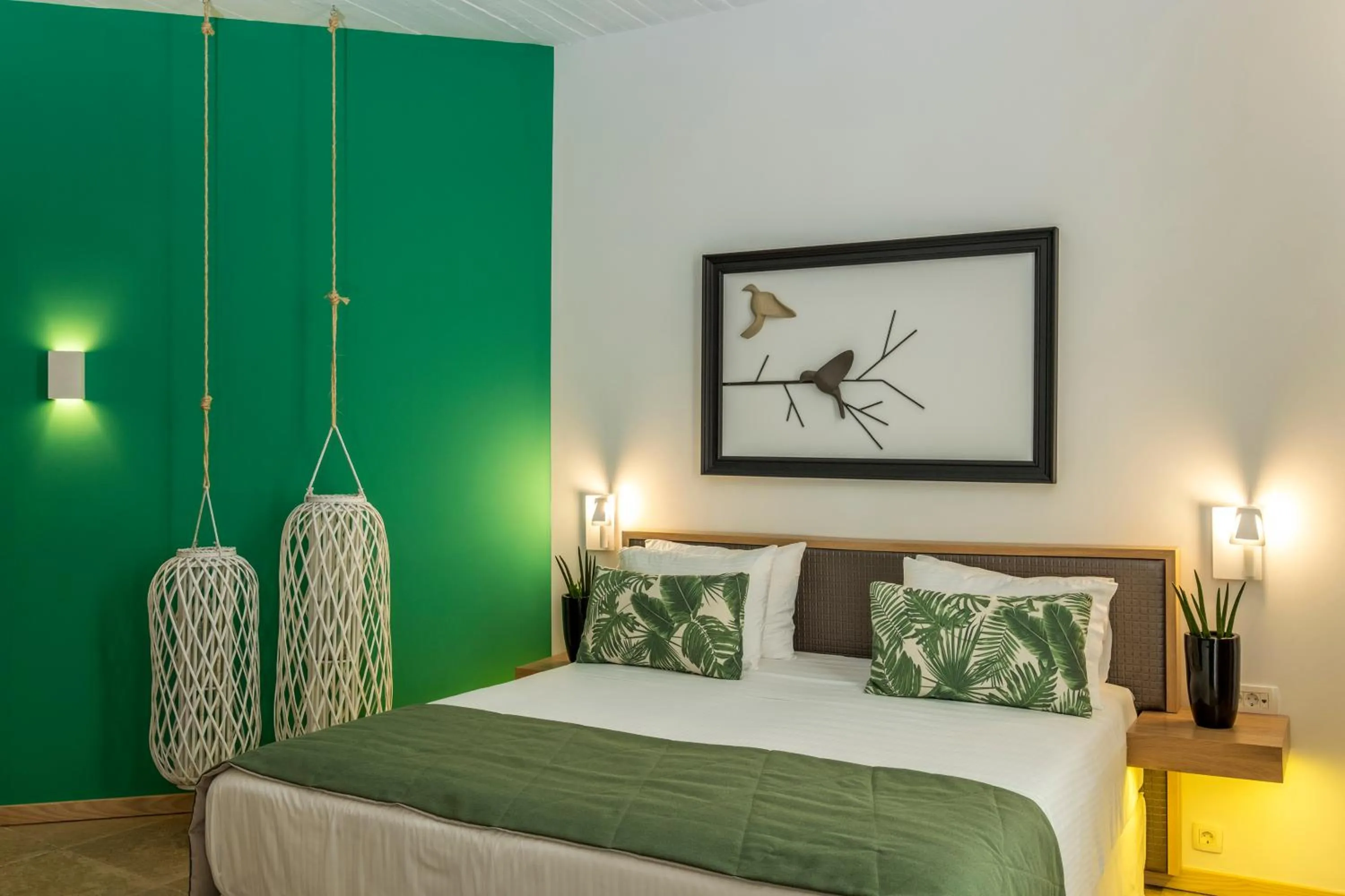 Non alcoholic drinks, Bed in Kalamaki Luxury Suites