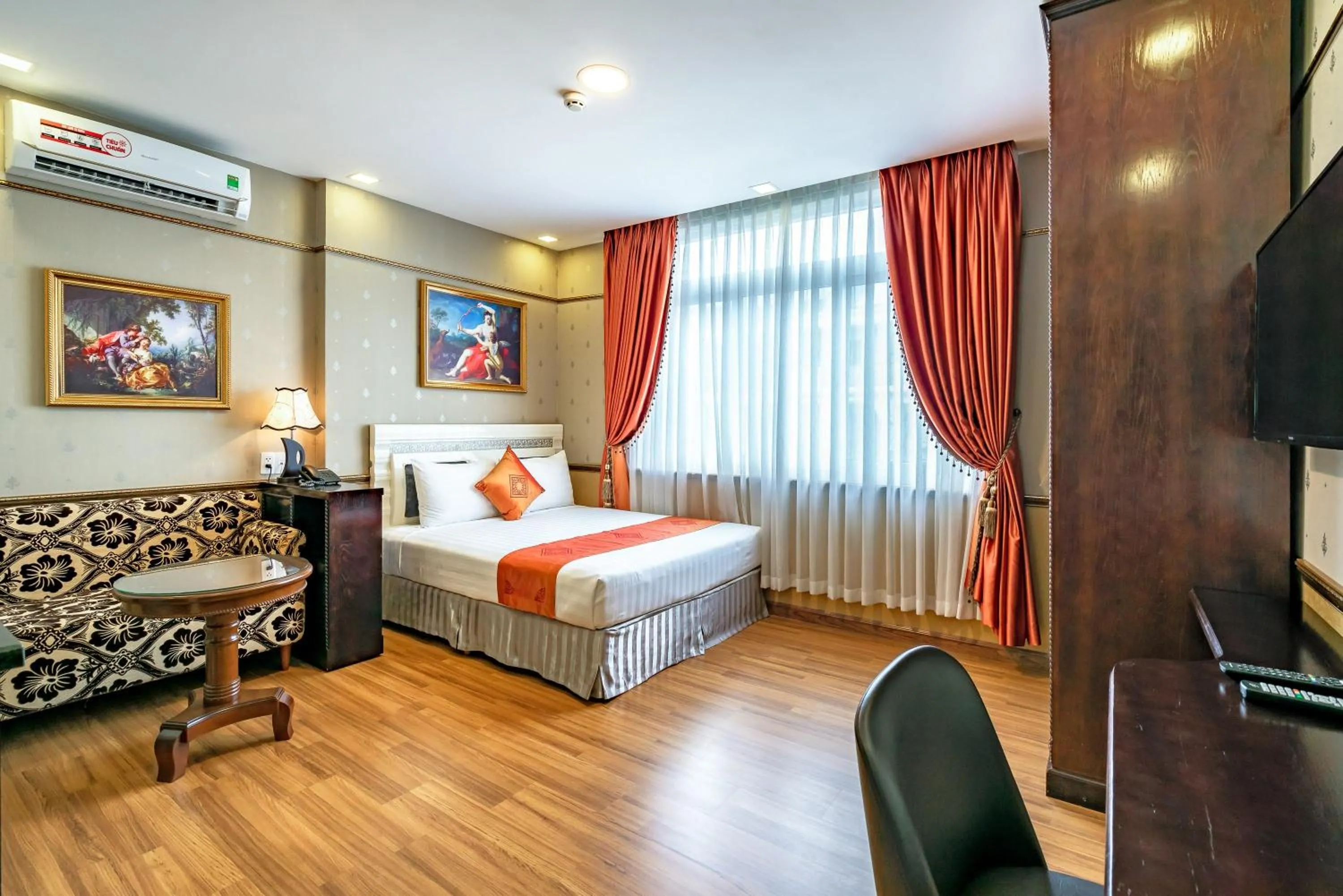 Bedroom, Bed in Collection O Emerald Luxury Apartment - Near SECC