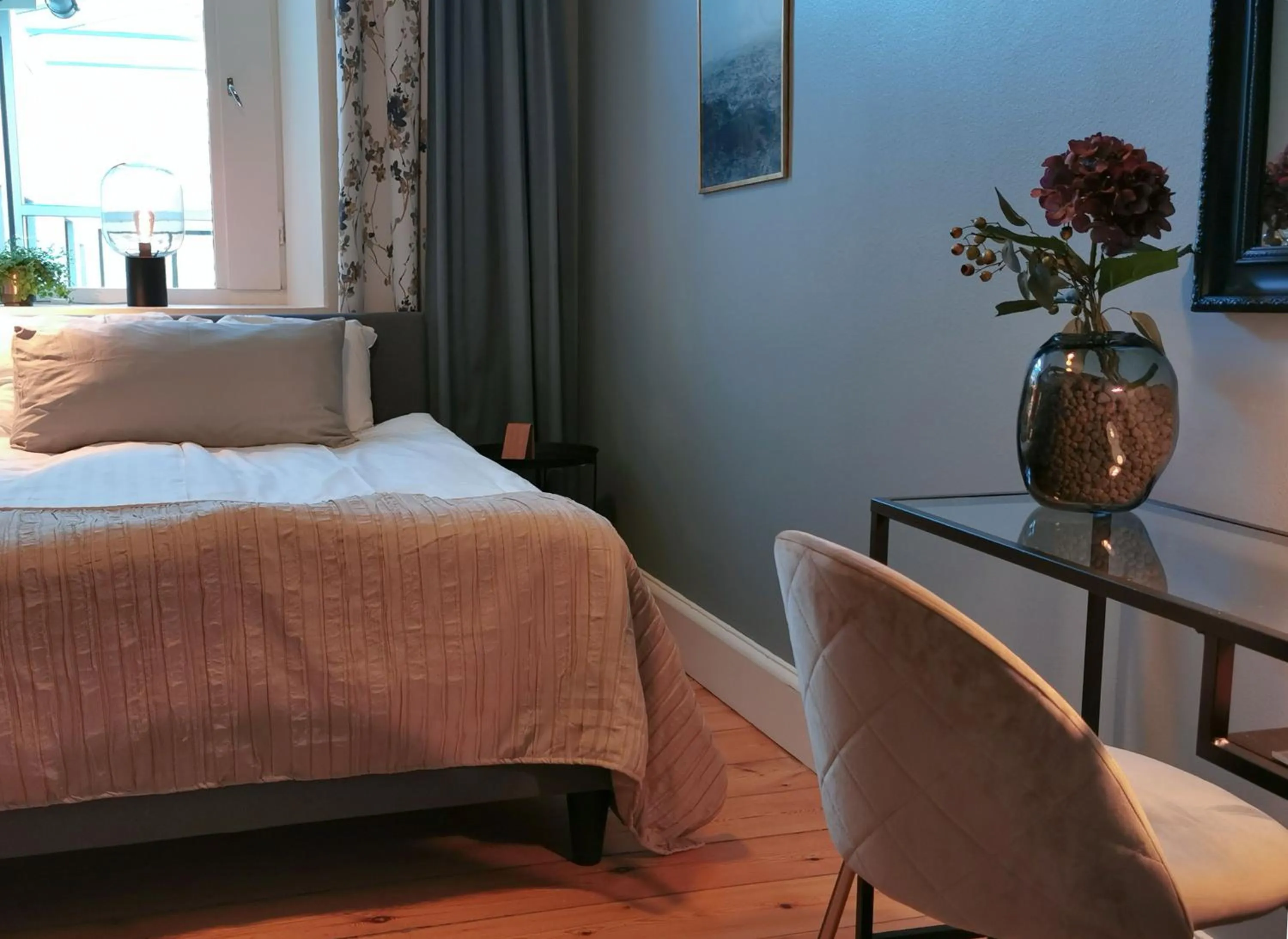 Photo of the whole room, Bed in Hotell Fängelset Västervik