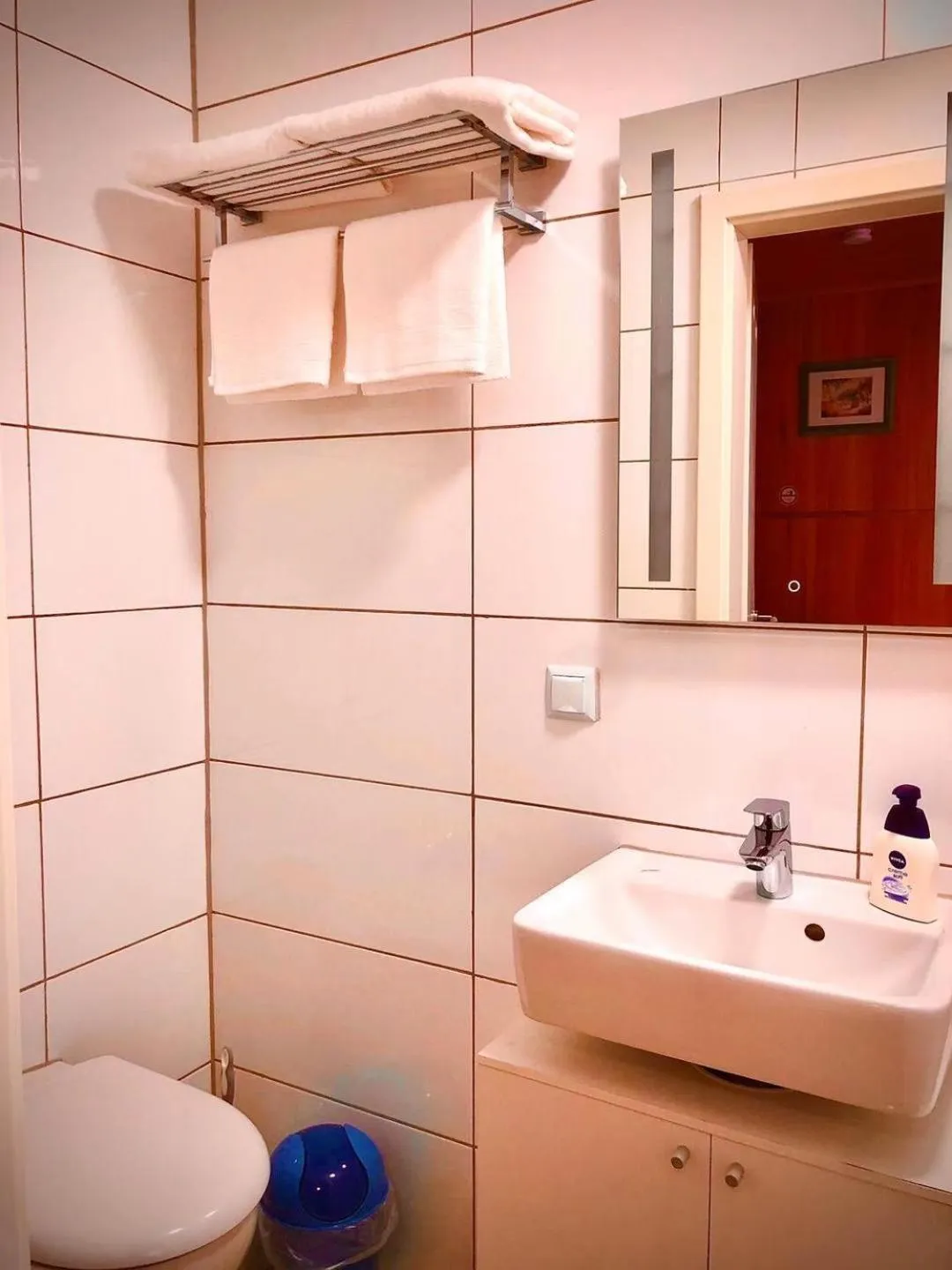 Shower in Andefu Hotel am Kantpark