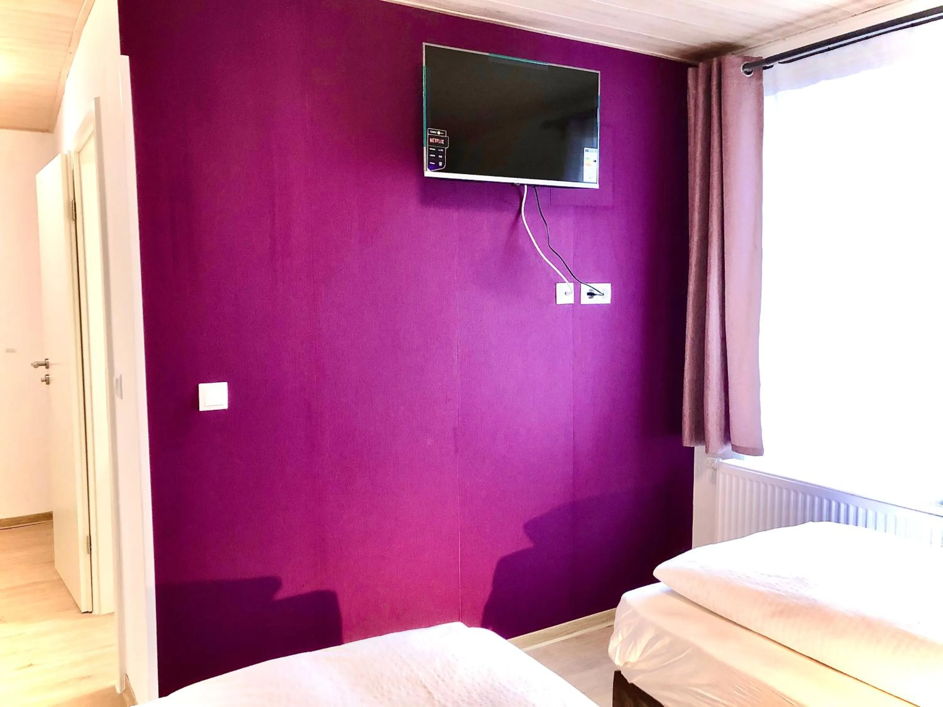 TV and multimedia, Bed in Andefu Hotel am Kantpark