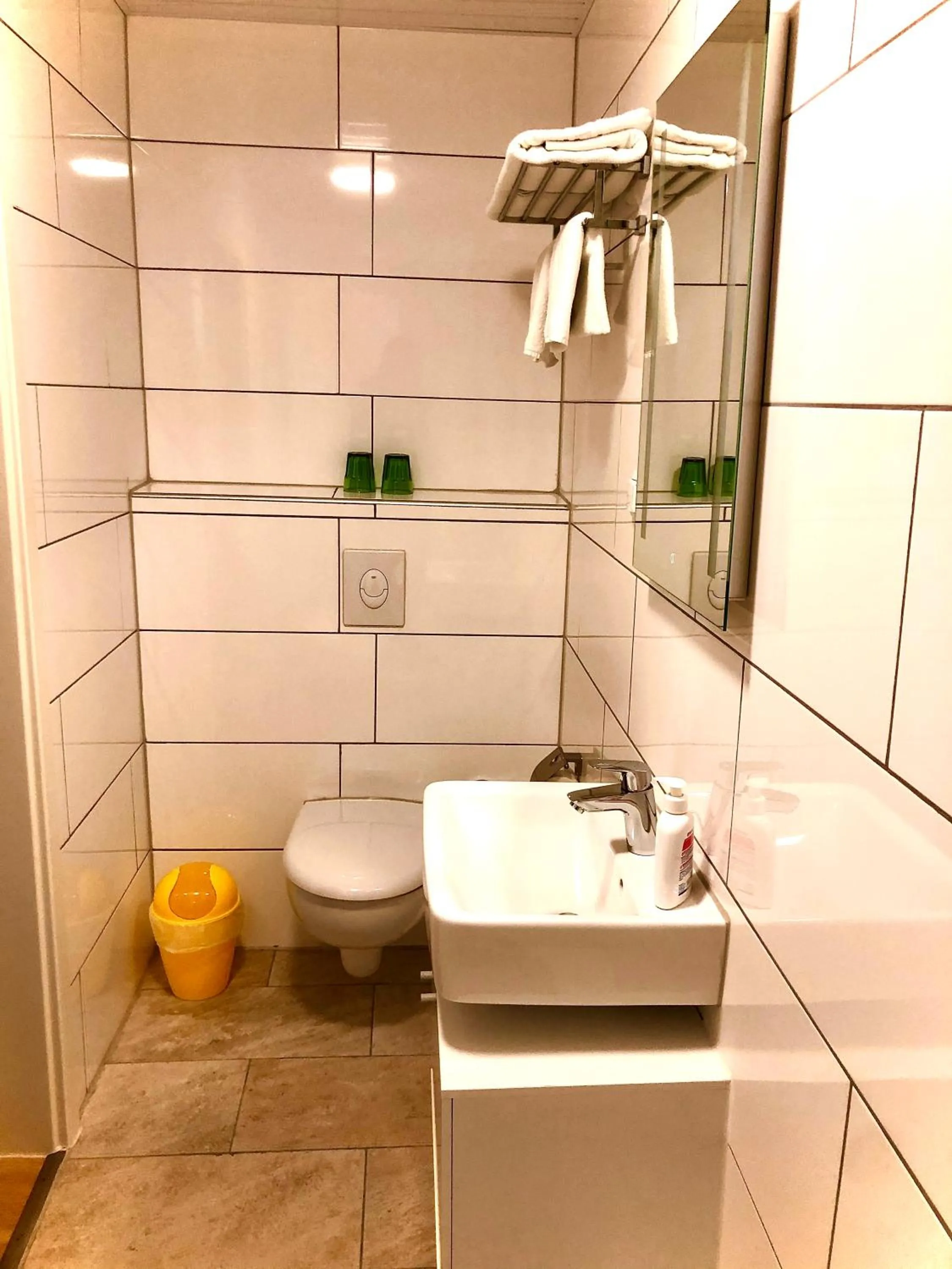 Toilet in Andefu Hotel am Kantpark