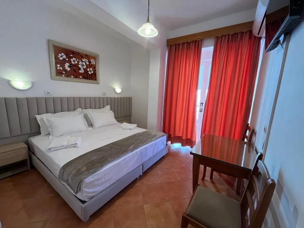 Double Room with Balcony in Hotel Rai