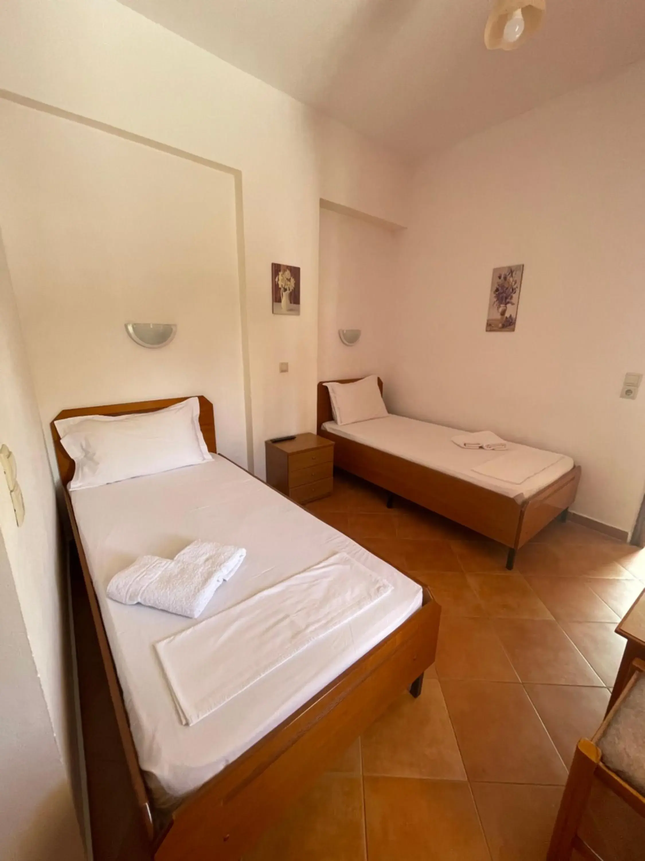 Budget Twin Room in Hotel Rai Budget Twin Room in Hotel Rai
