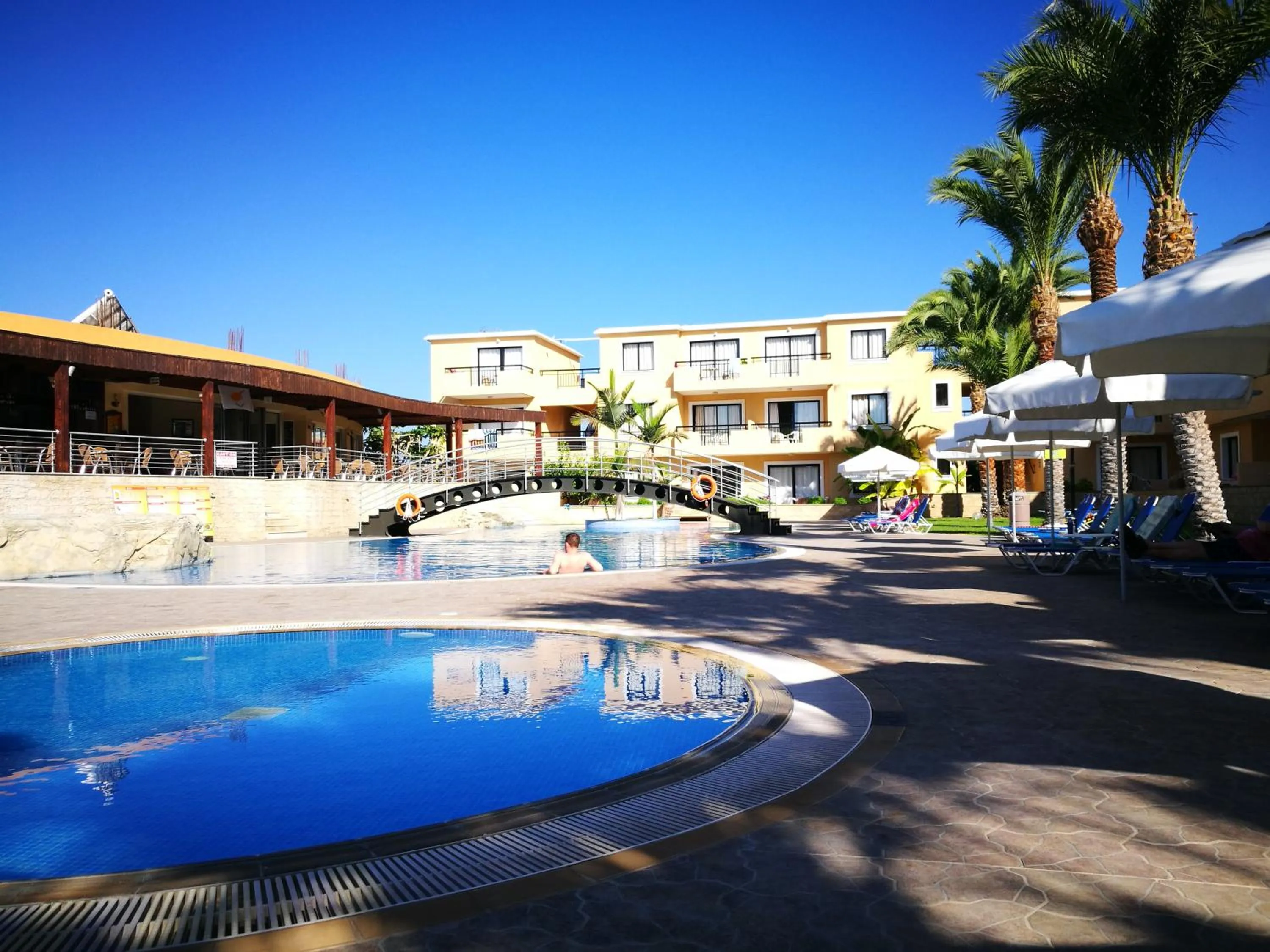 Swimming pool in Pagona Holiday Apartments