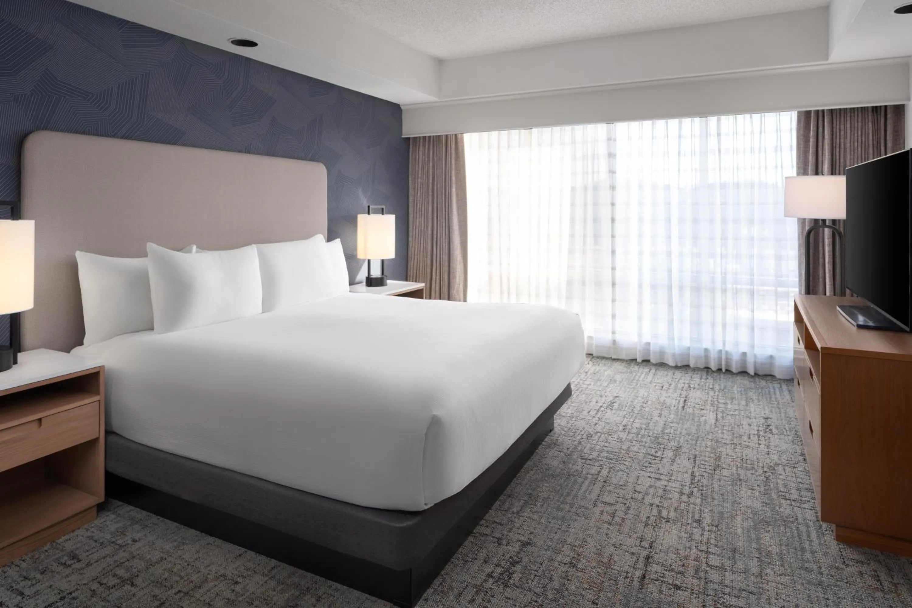 Bed in Embassy Suites by Hilton Franklin Cool Spring