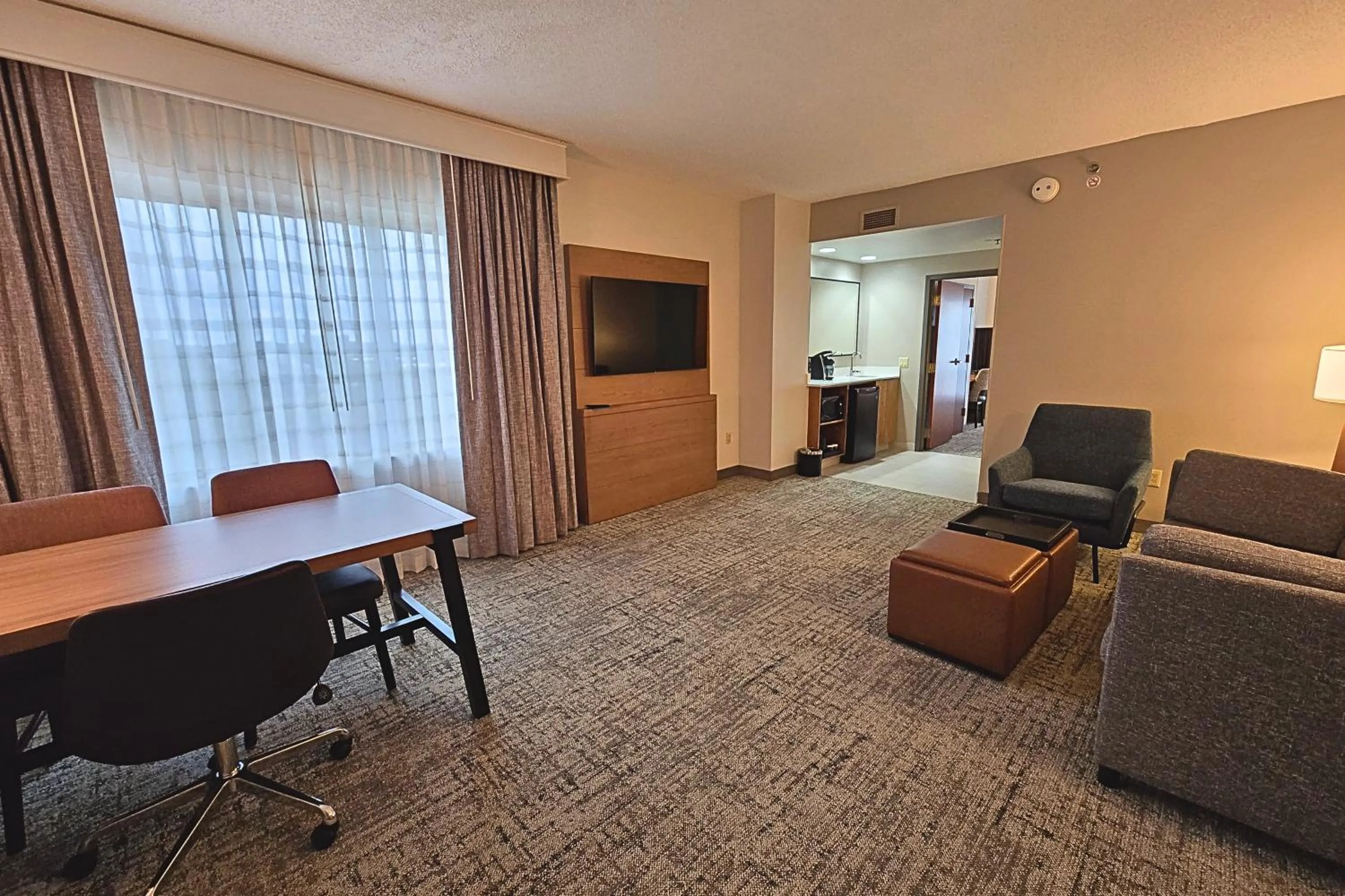 Living room in Embassy Suites by Hilton Franklin Cool Spring