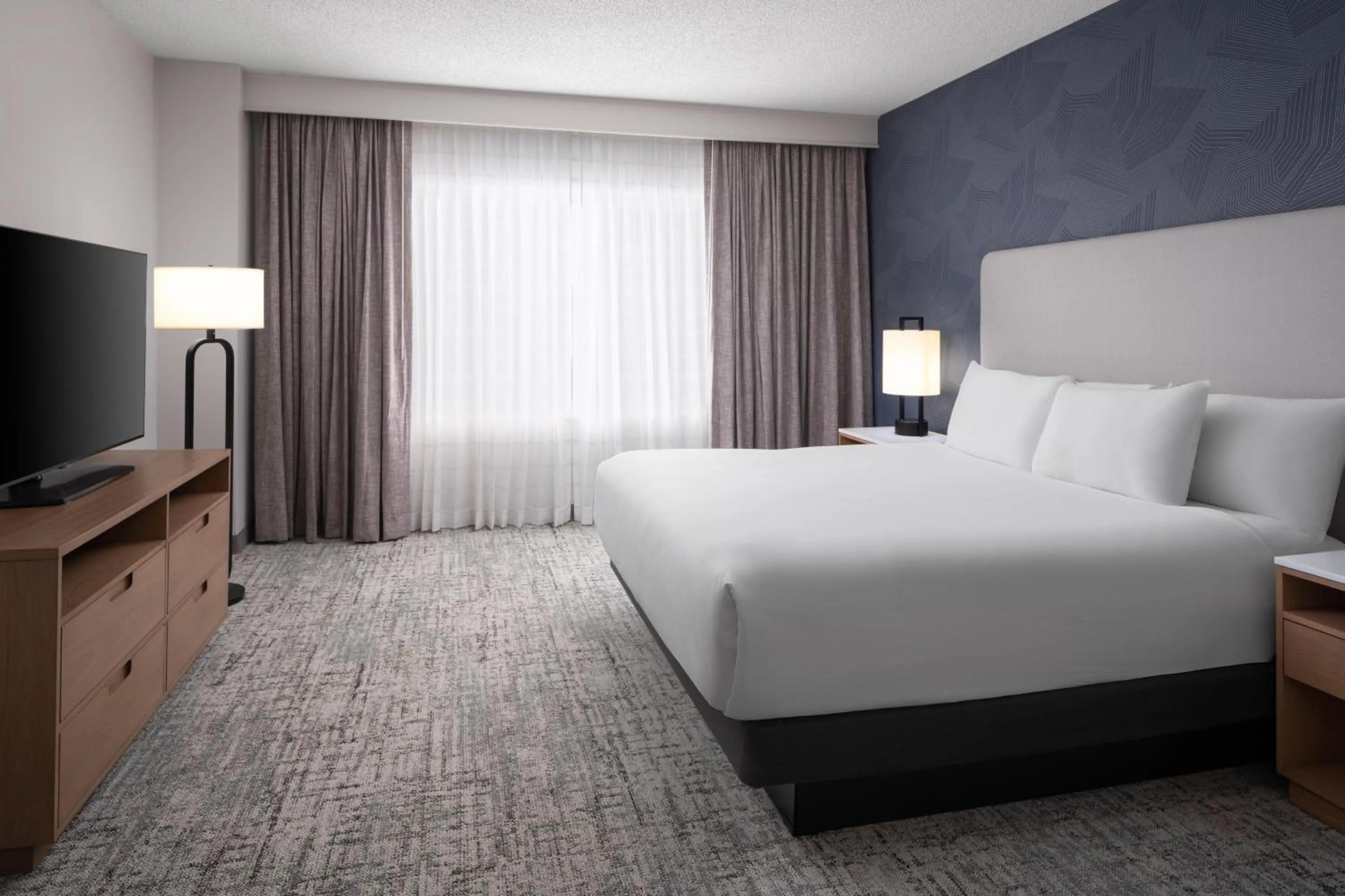 Bed in Embassy Suites by Hilton Franklin Cool Spring