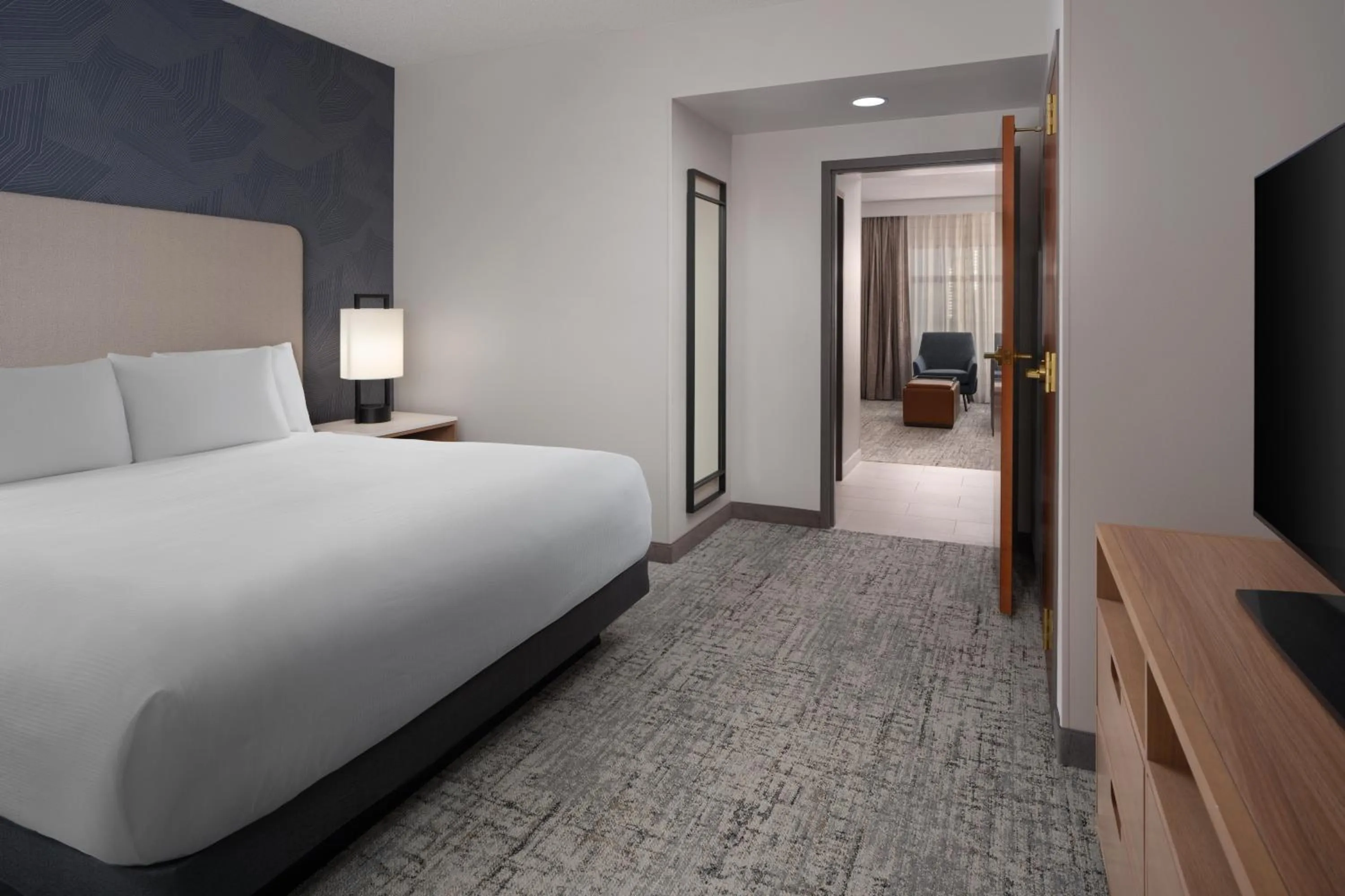 Bedroom, Bed in Embassy Suites by Hilton Franklin Cool Spring