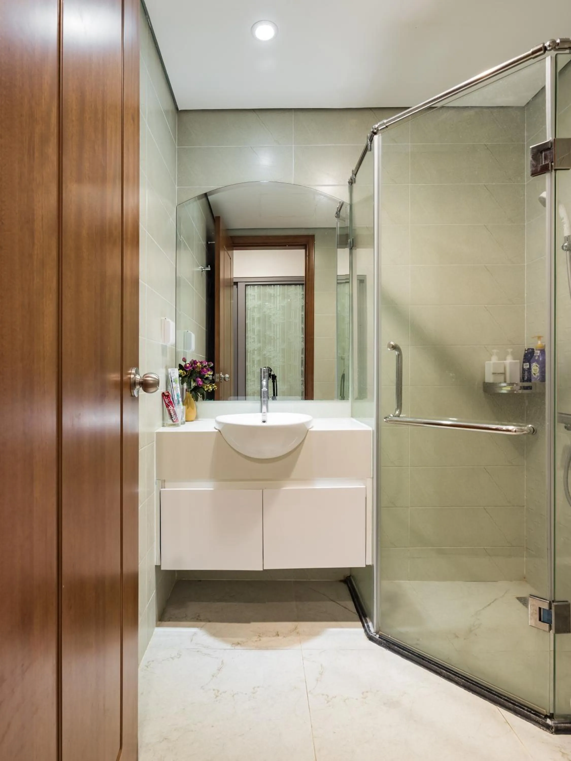 Bathroom in Full House Times City