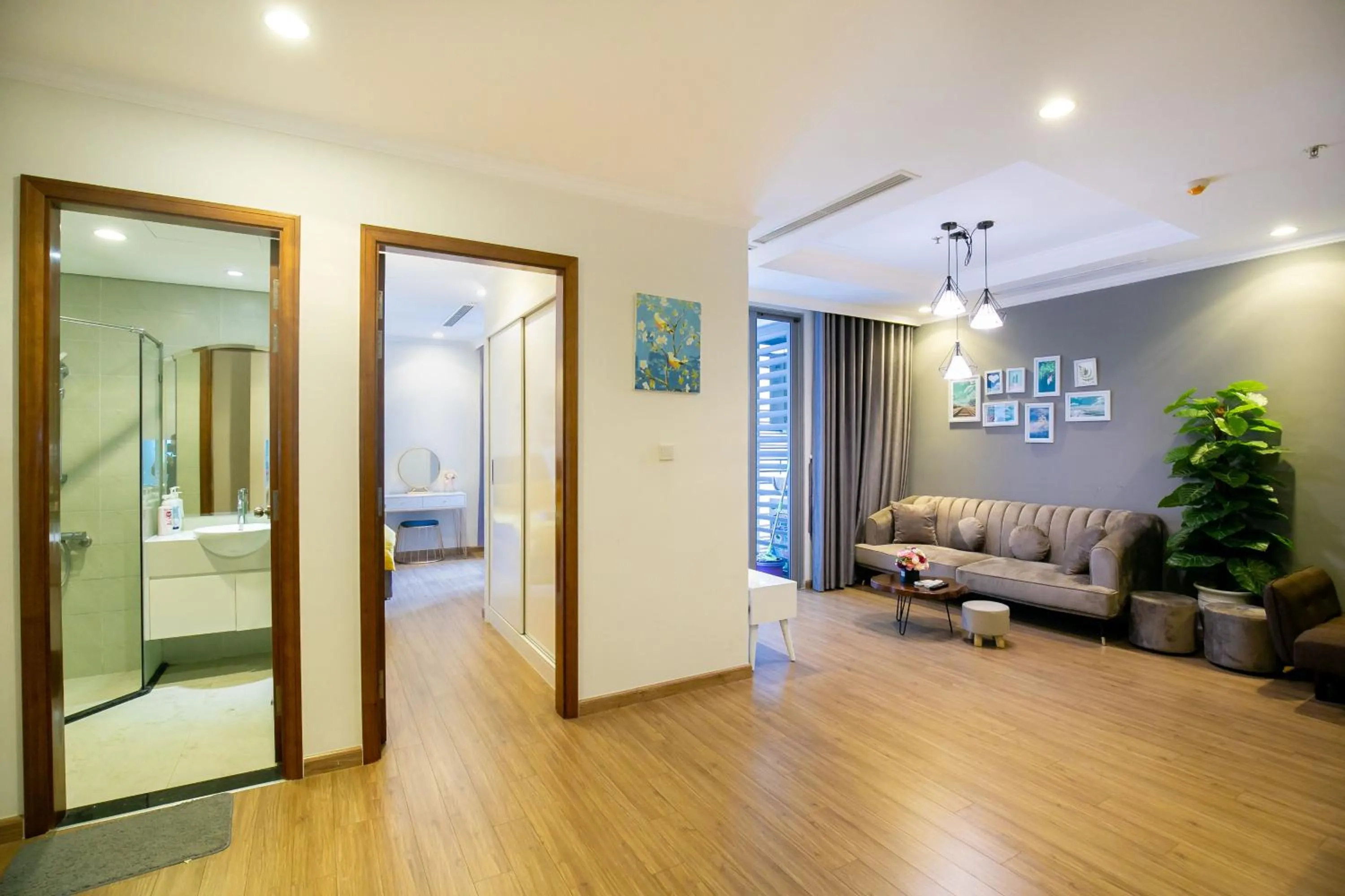 Living room, Bed in Full House Times City