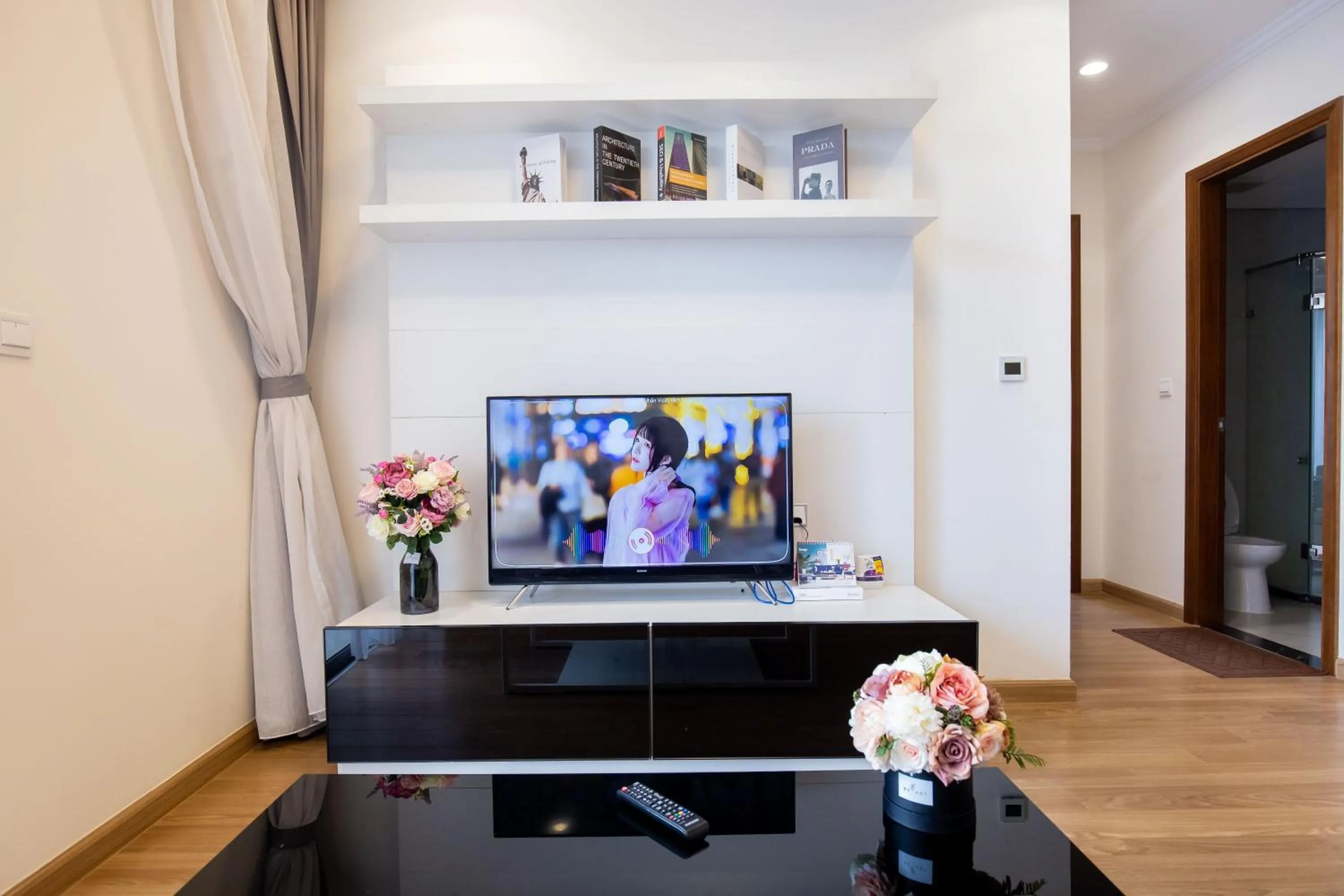 Communal lounge/ TV room in Full House Times City