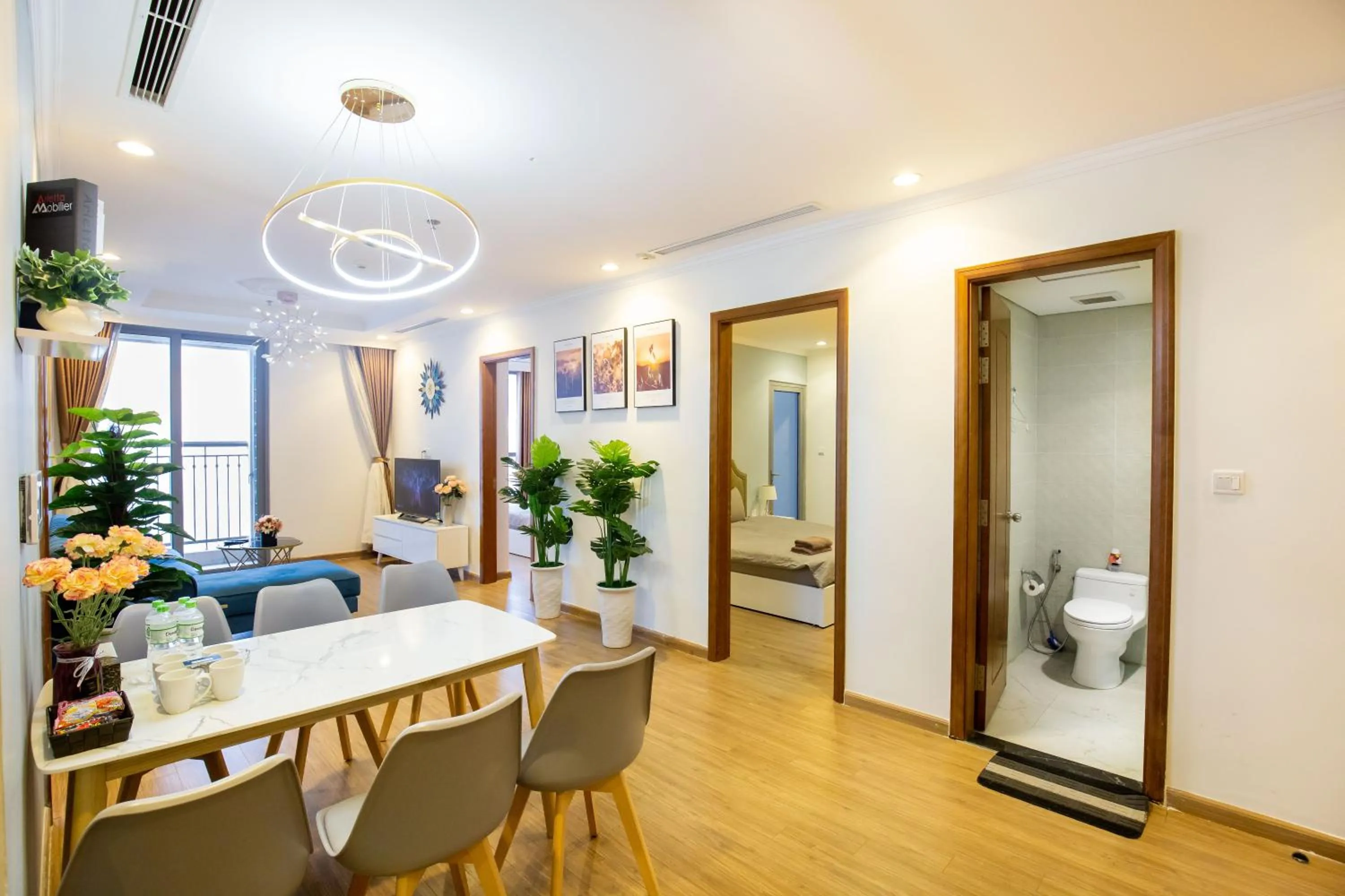 Dining area in Full House Times City