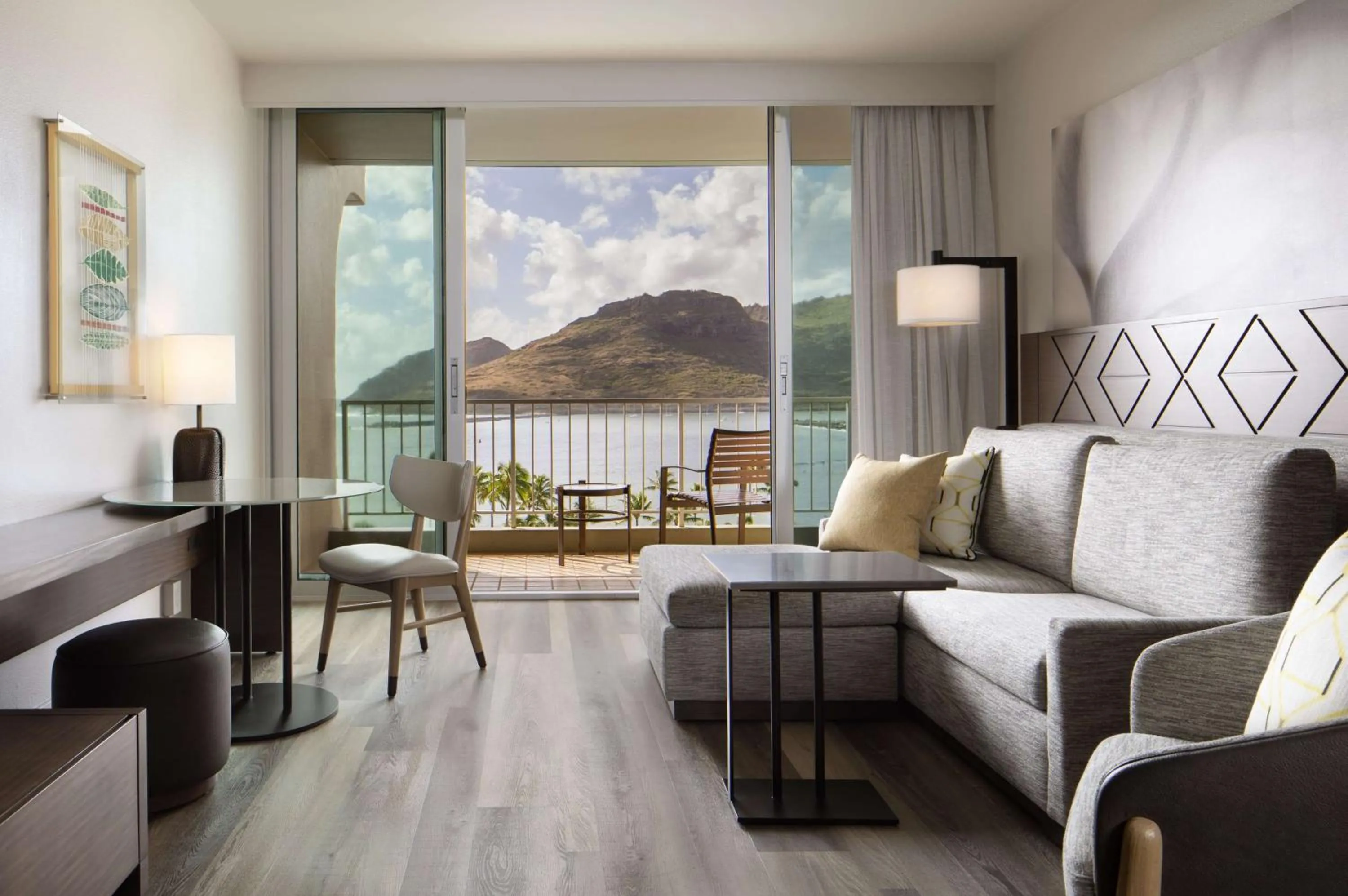 Bedroom in The Royal Sonesta Kauai Resort Lihue