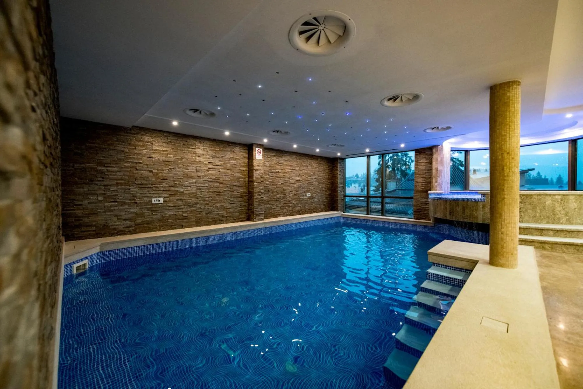 Swimming pool in Hotel Blanca Resort & Spa