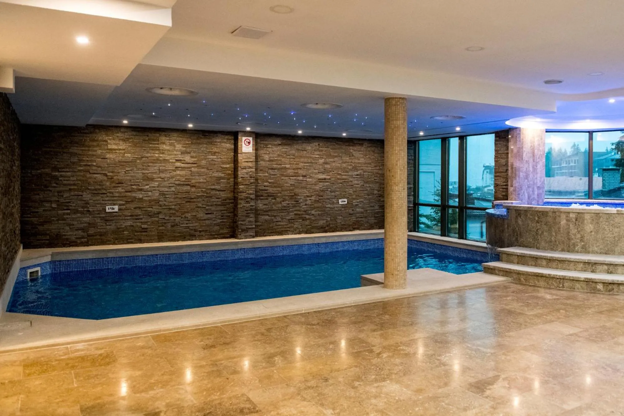 Swimming pool in Hotel Blanca Resort & Spa