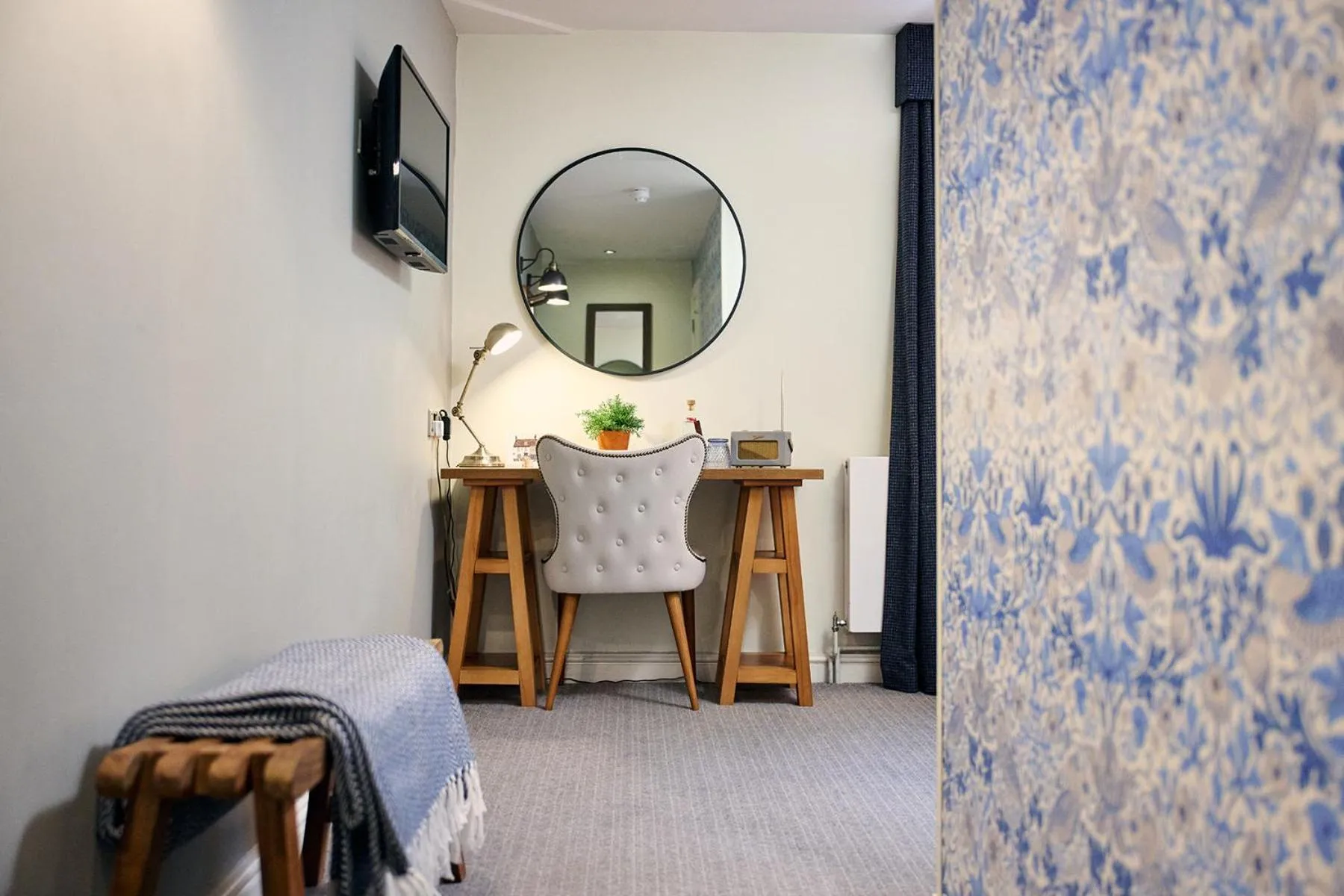 Bedroom in The Red Lion