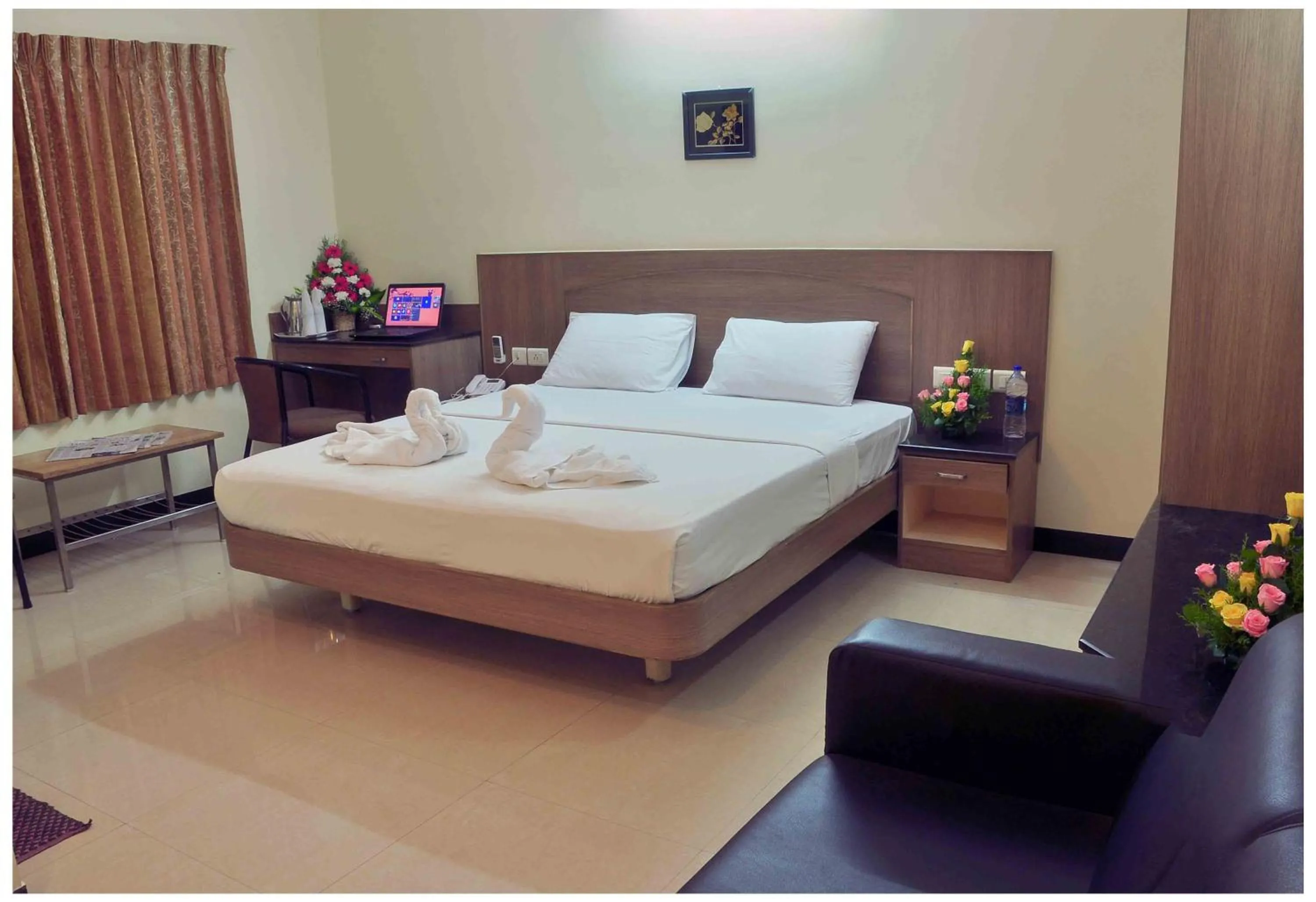 Bedroom, Bed in SK Residency
