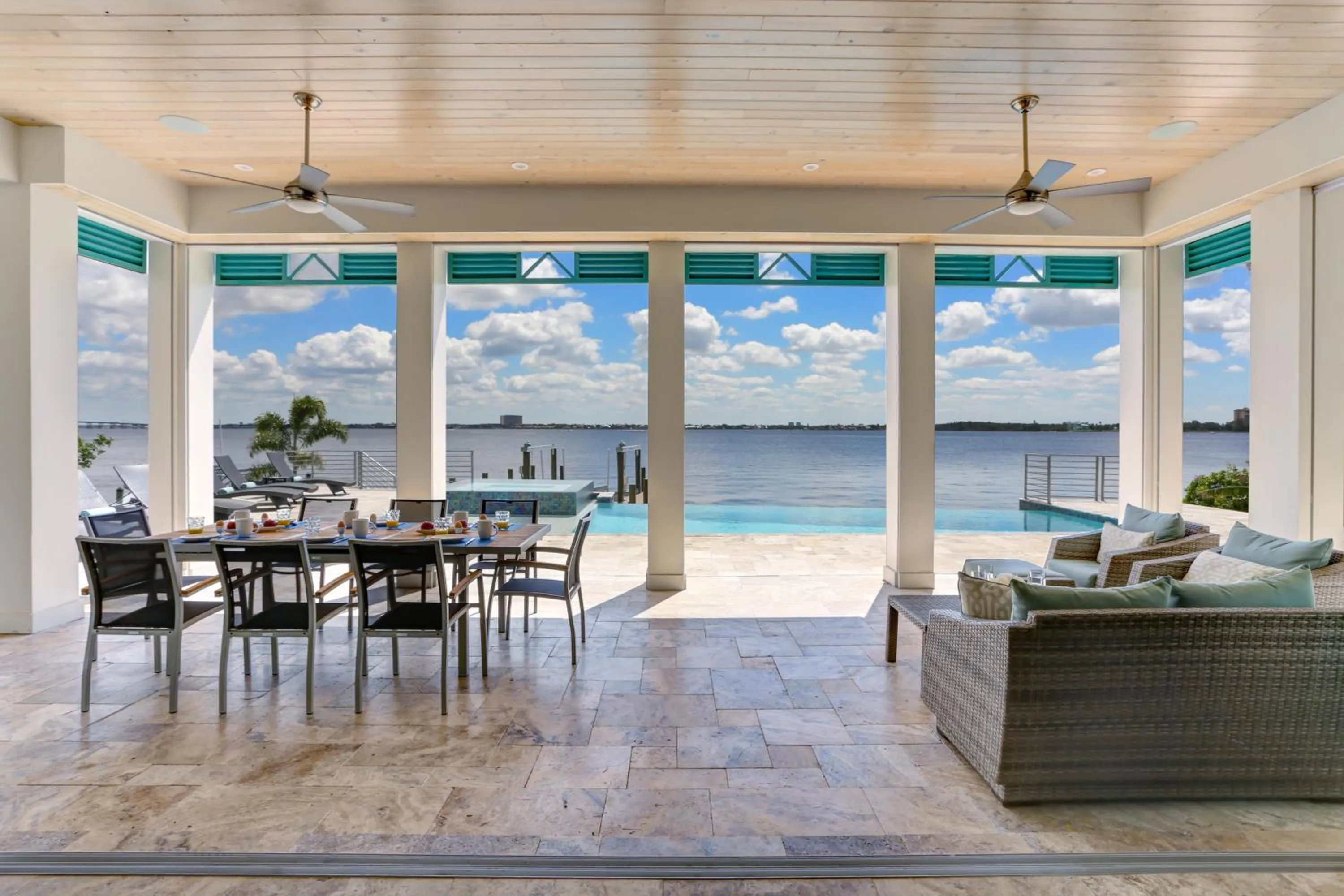 Balcony/Terrace in Villa Bequia