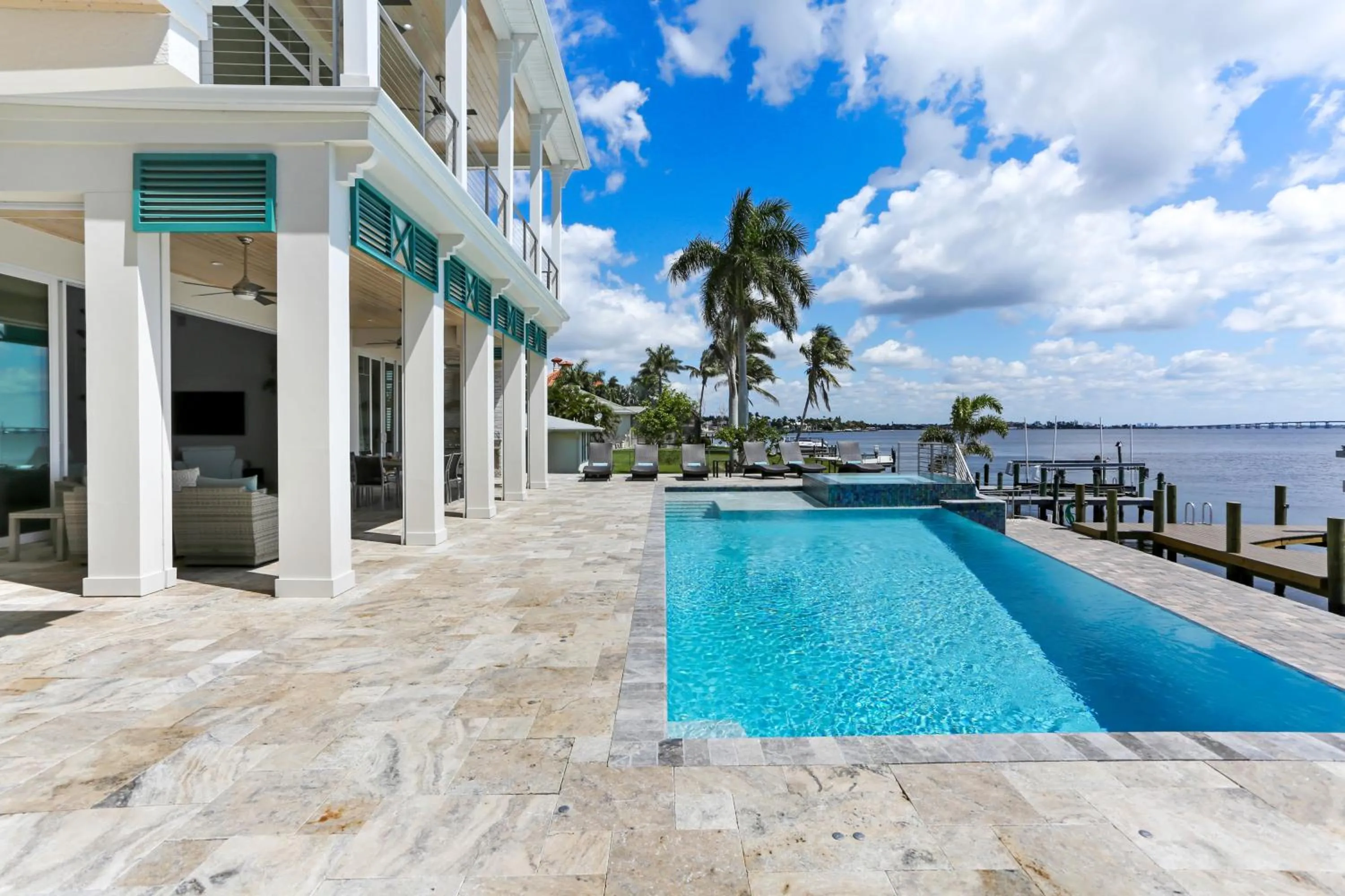 Swimming pool in Villa Bequia
