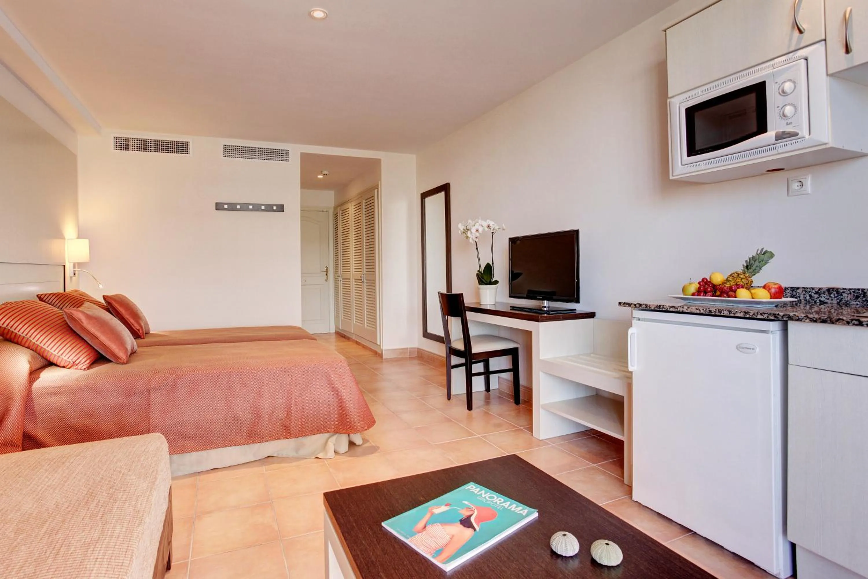 Bed in Grupotel Club Menorca