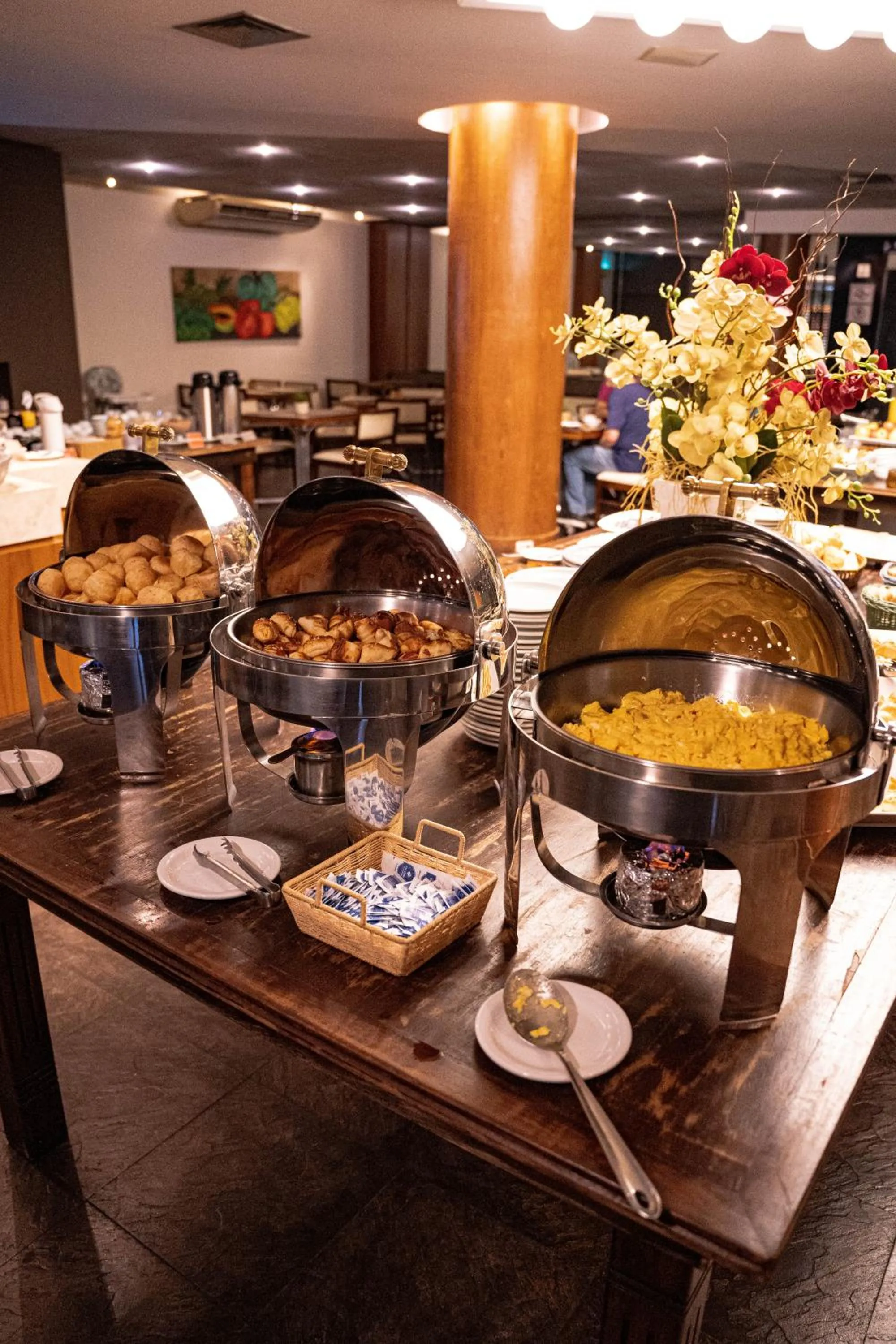 Restaurant/places to eat in Black Stream Hotel