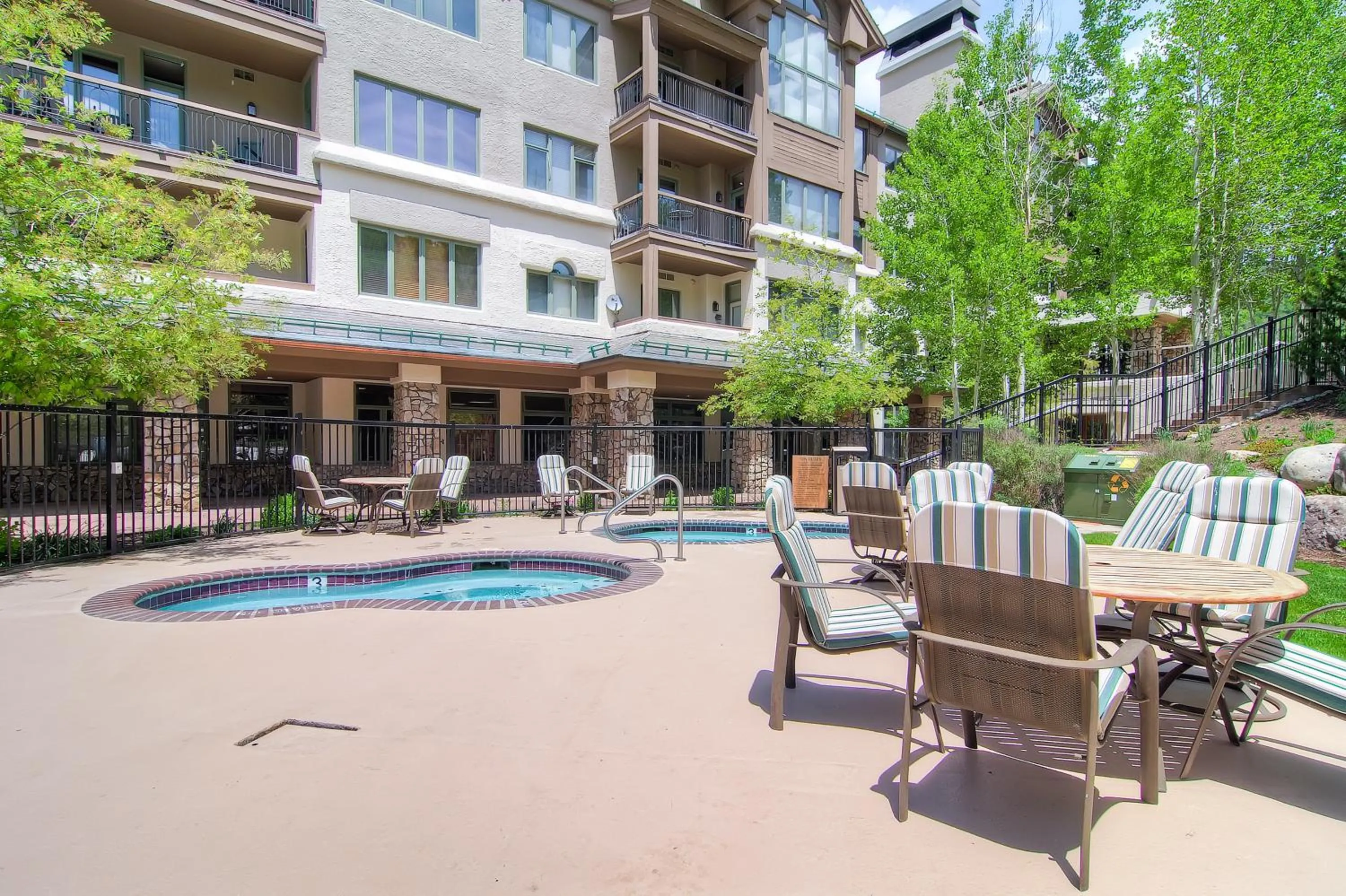 Swimming Pool in Highlands Lodge #107