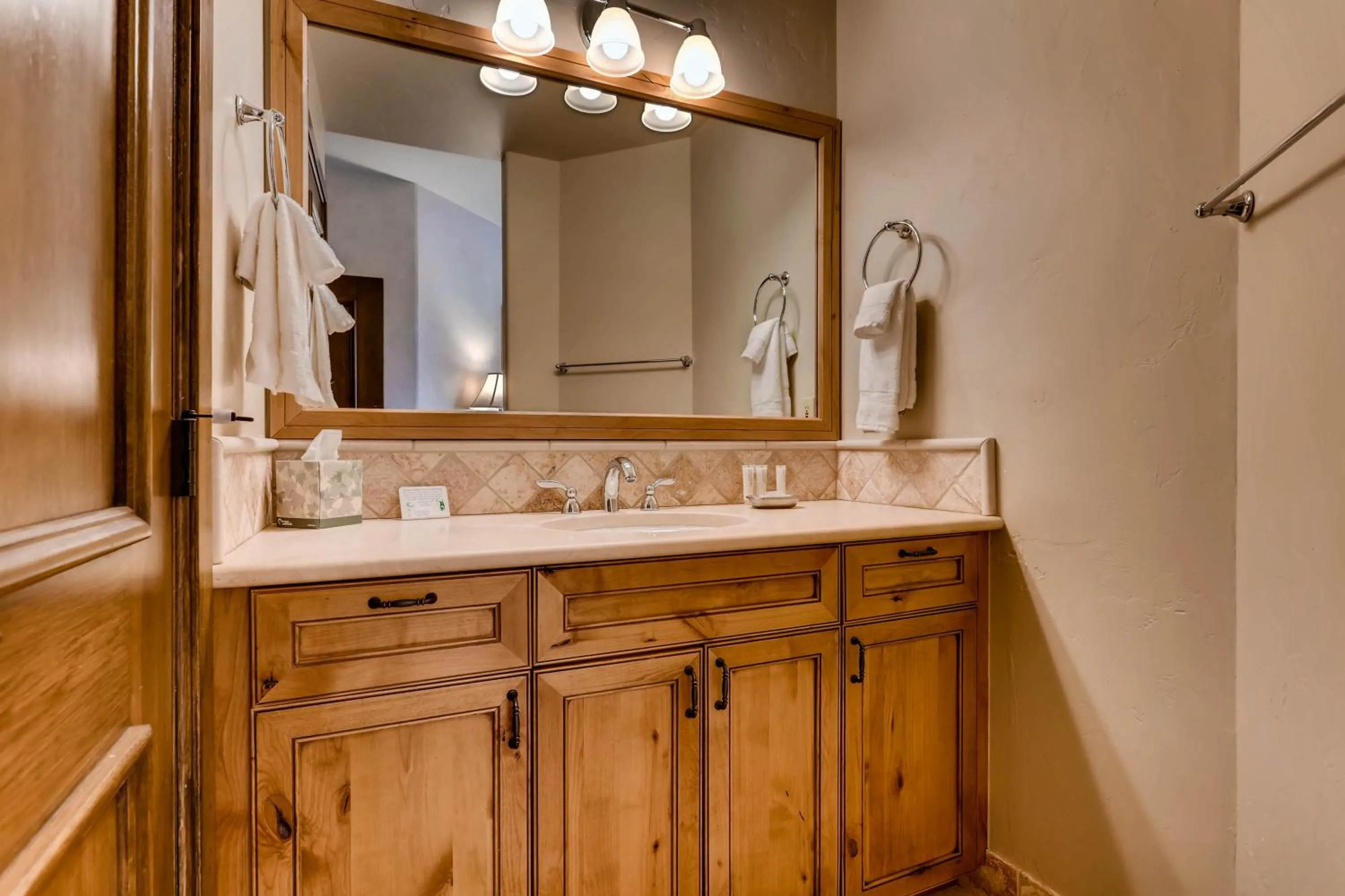 Bathroom in Highlands Lodge #107