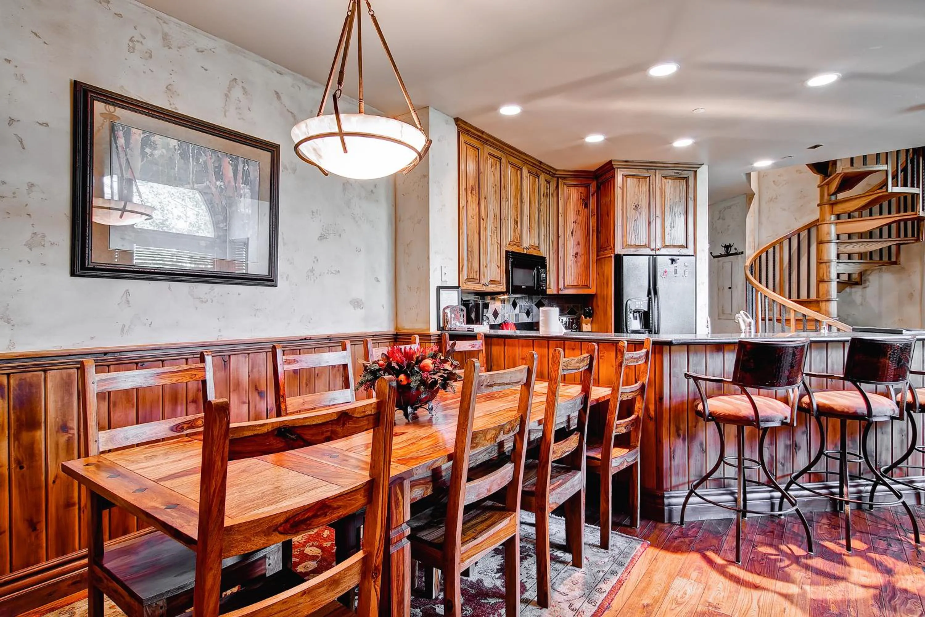 Restaurant/Places to Eat in Highlands Lodge #107