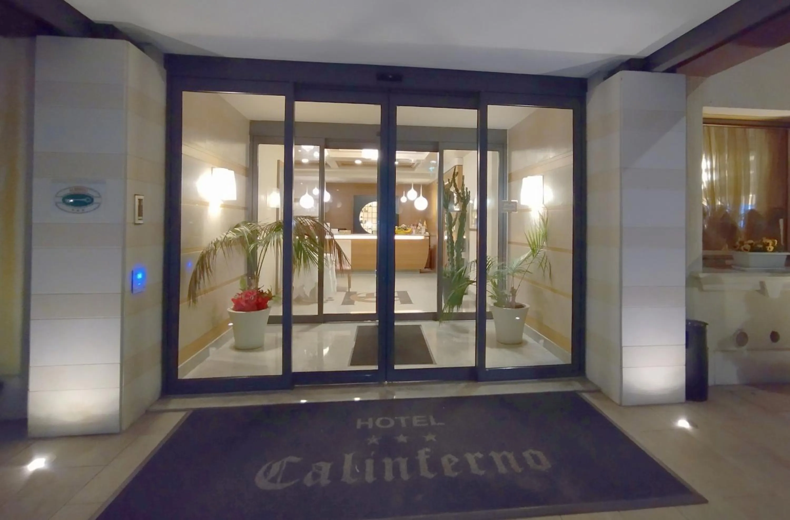 Property building in Hotel Calinferno