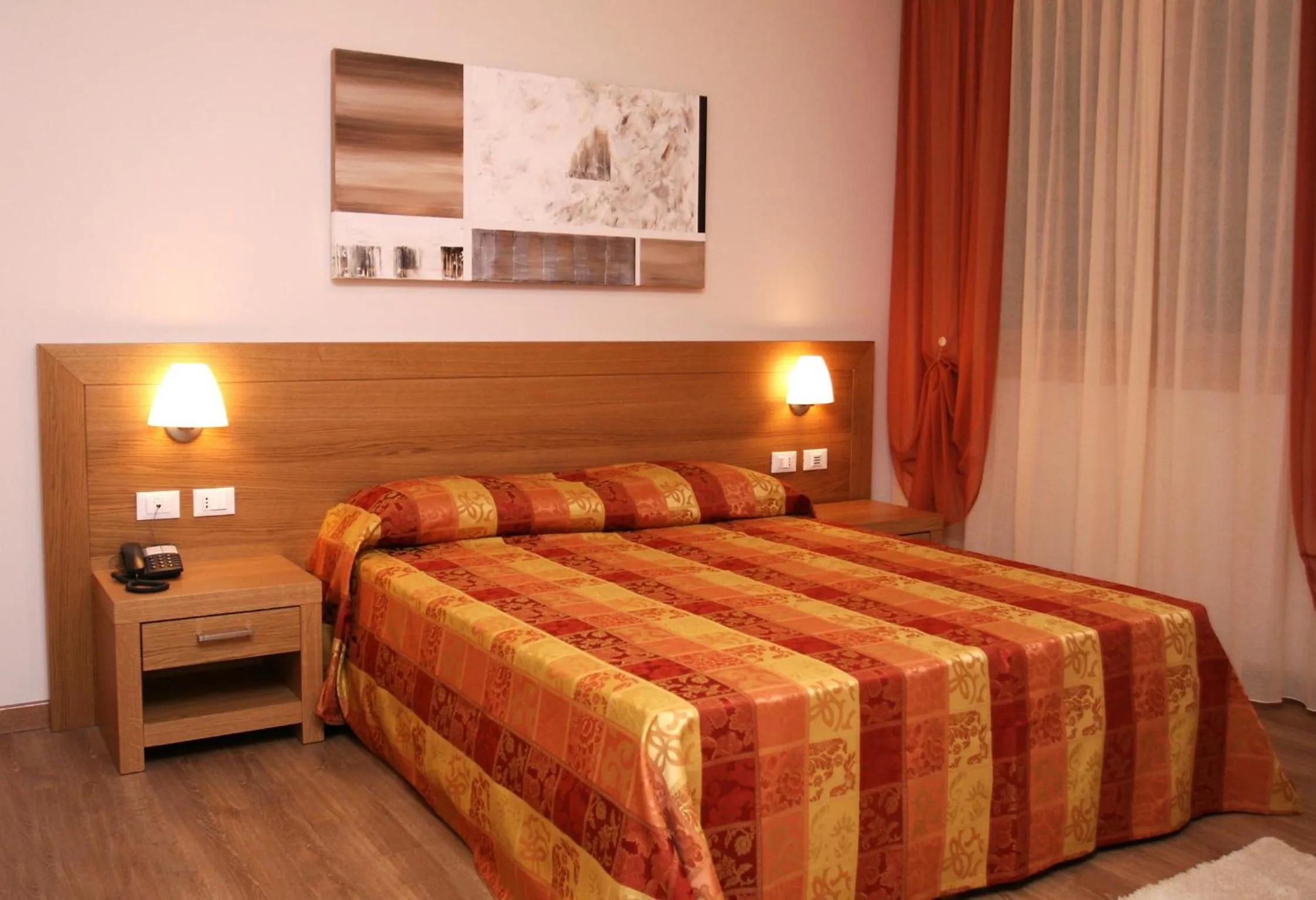 Photo of the whole room, Bed in Hotel Calinferno