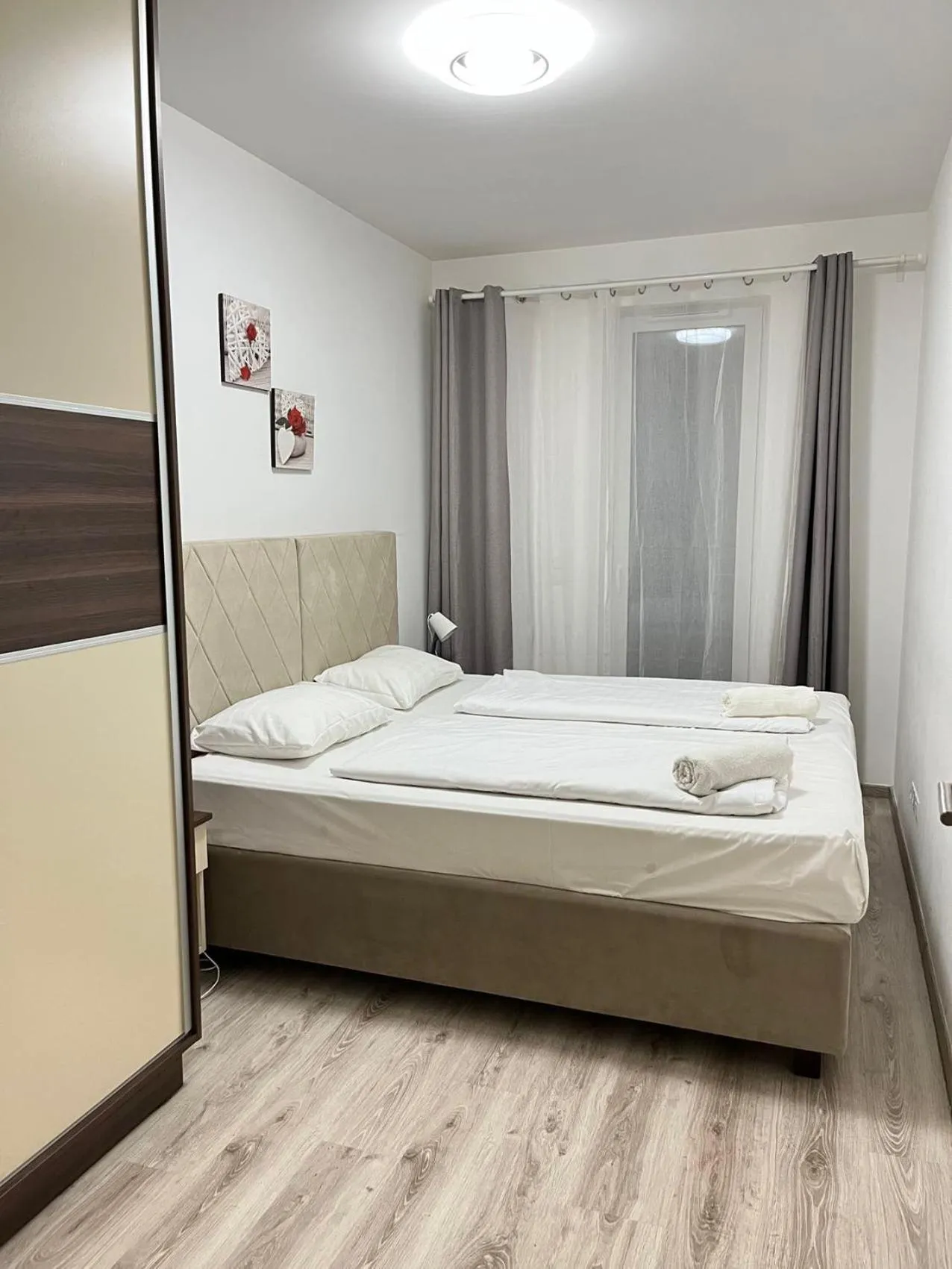 Property building, Bed in Corvin Rose Apartment Hotel