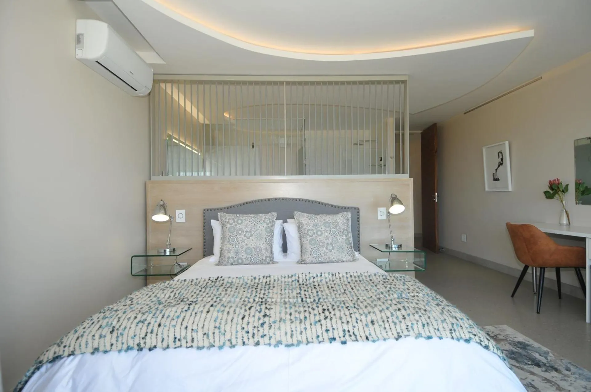 Bedroom, Bed in 7 on Marine