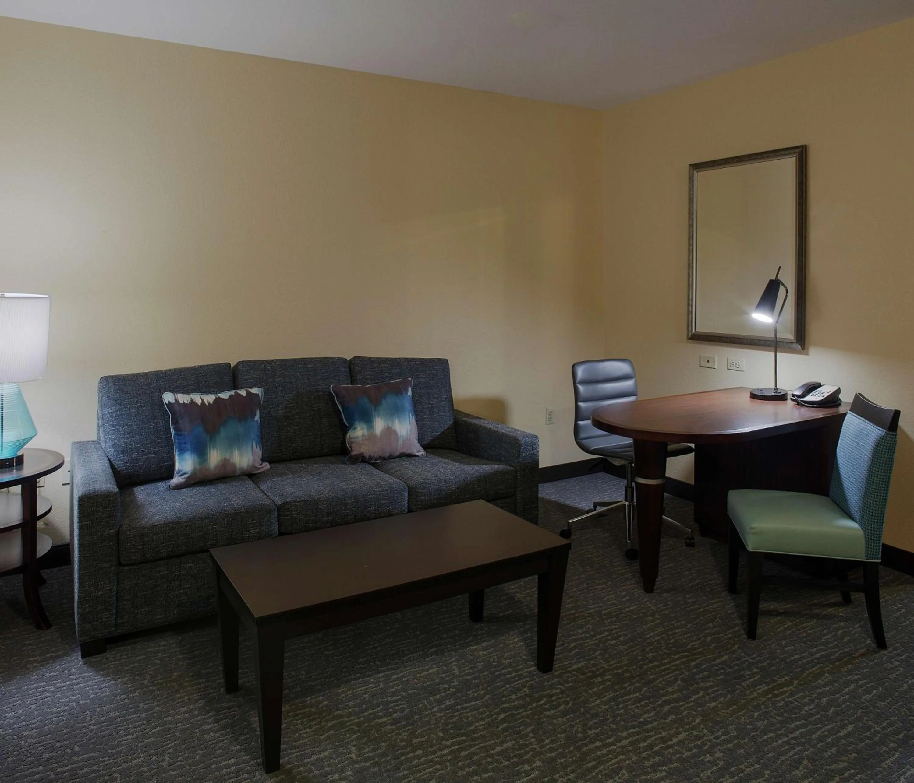 Double Queen Suite Non-Smoking in DoubleTree Suites by Hilton Bentonville