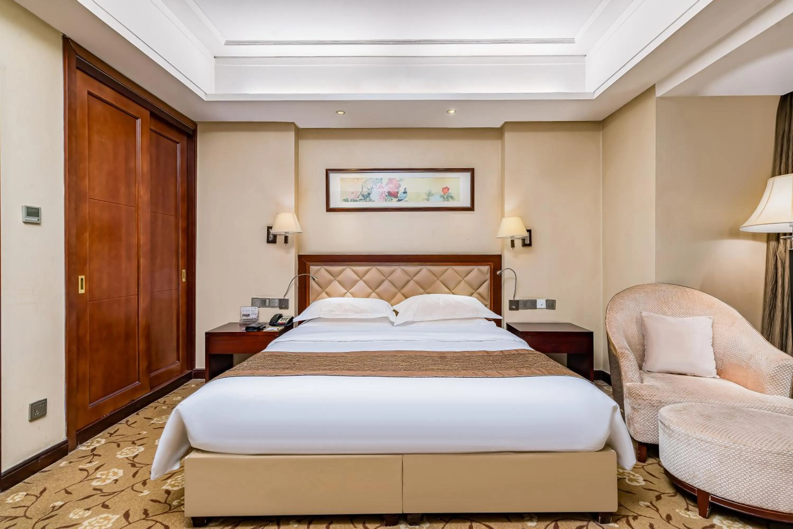 Bed in Langfang Arcadia International Hotel