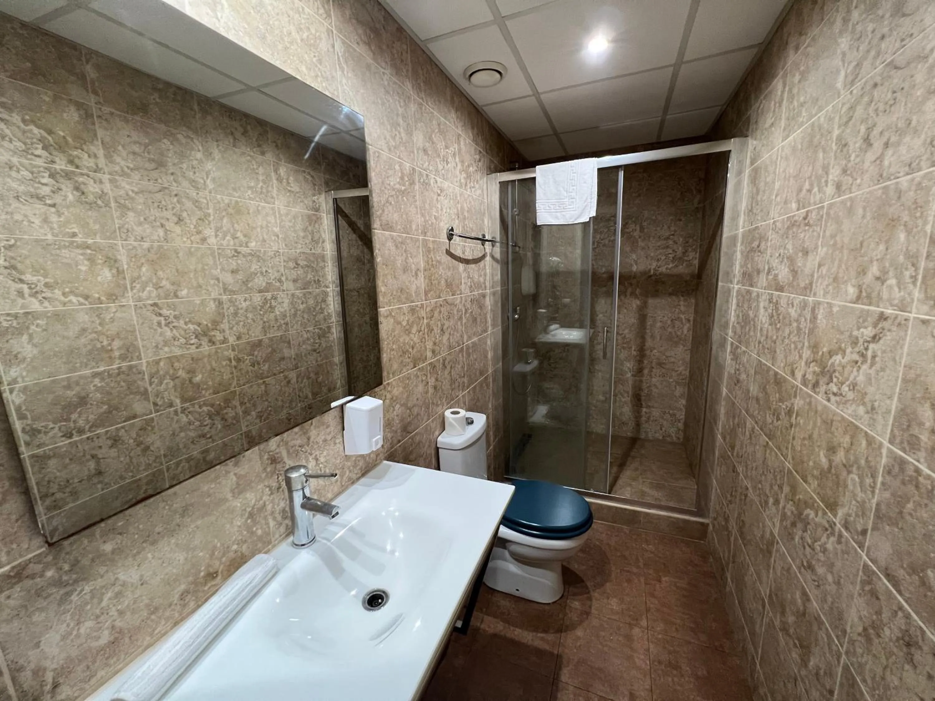 Bathroom in Apartamentos Comfort Calella