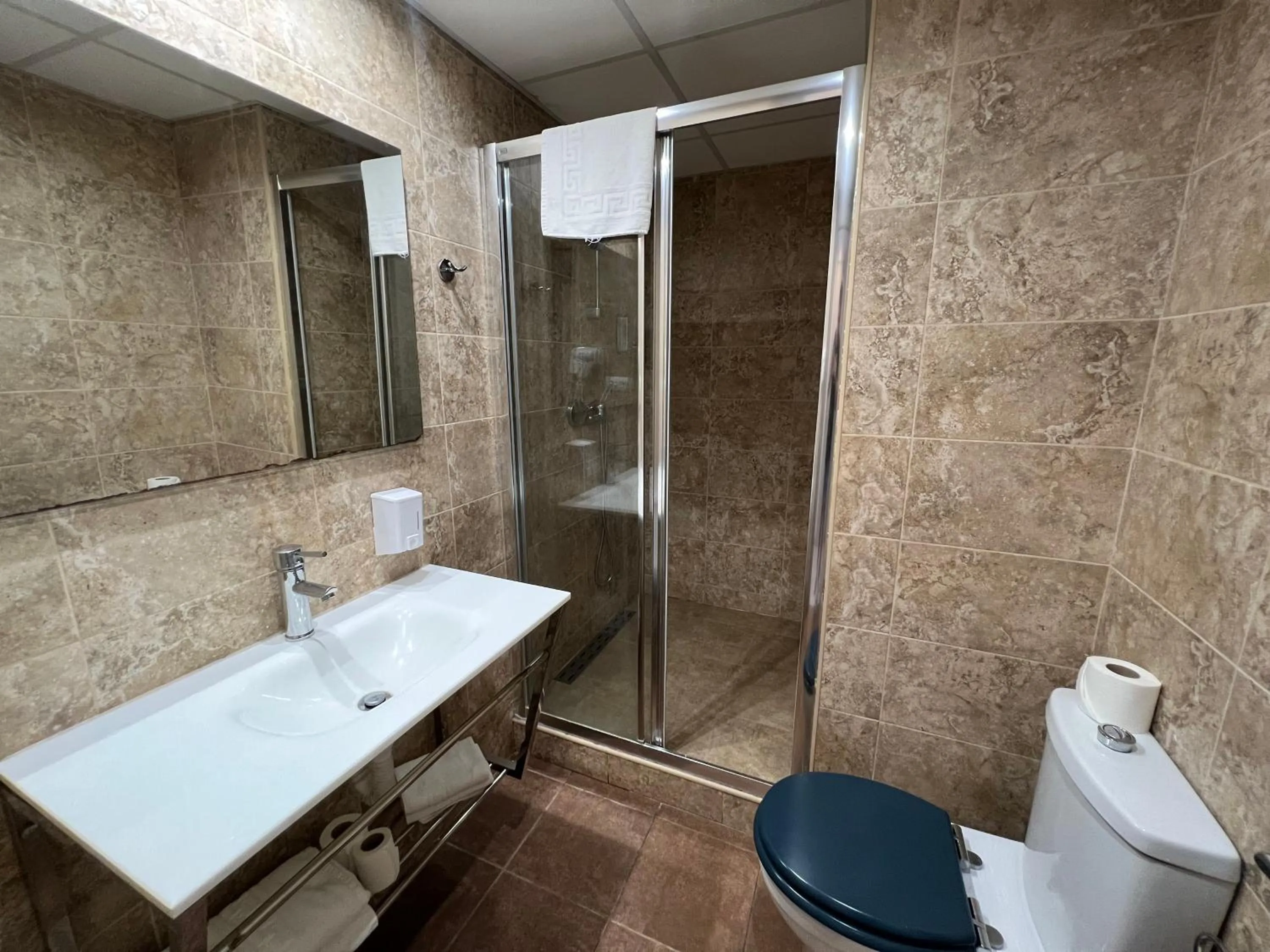 Bathroom in Apartamentos Comfort Calella
