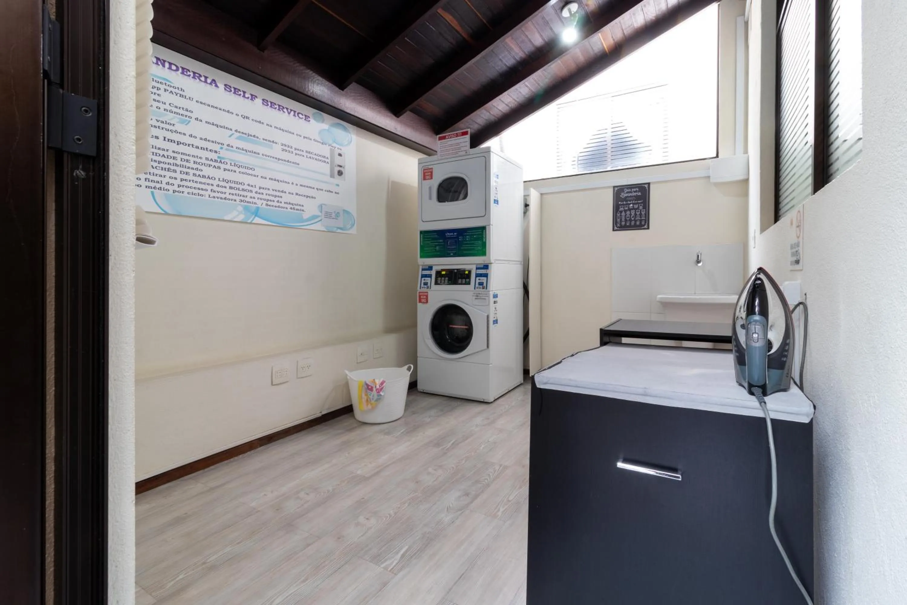 flat iron in Hotel Flat Petras Residence