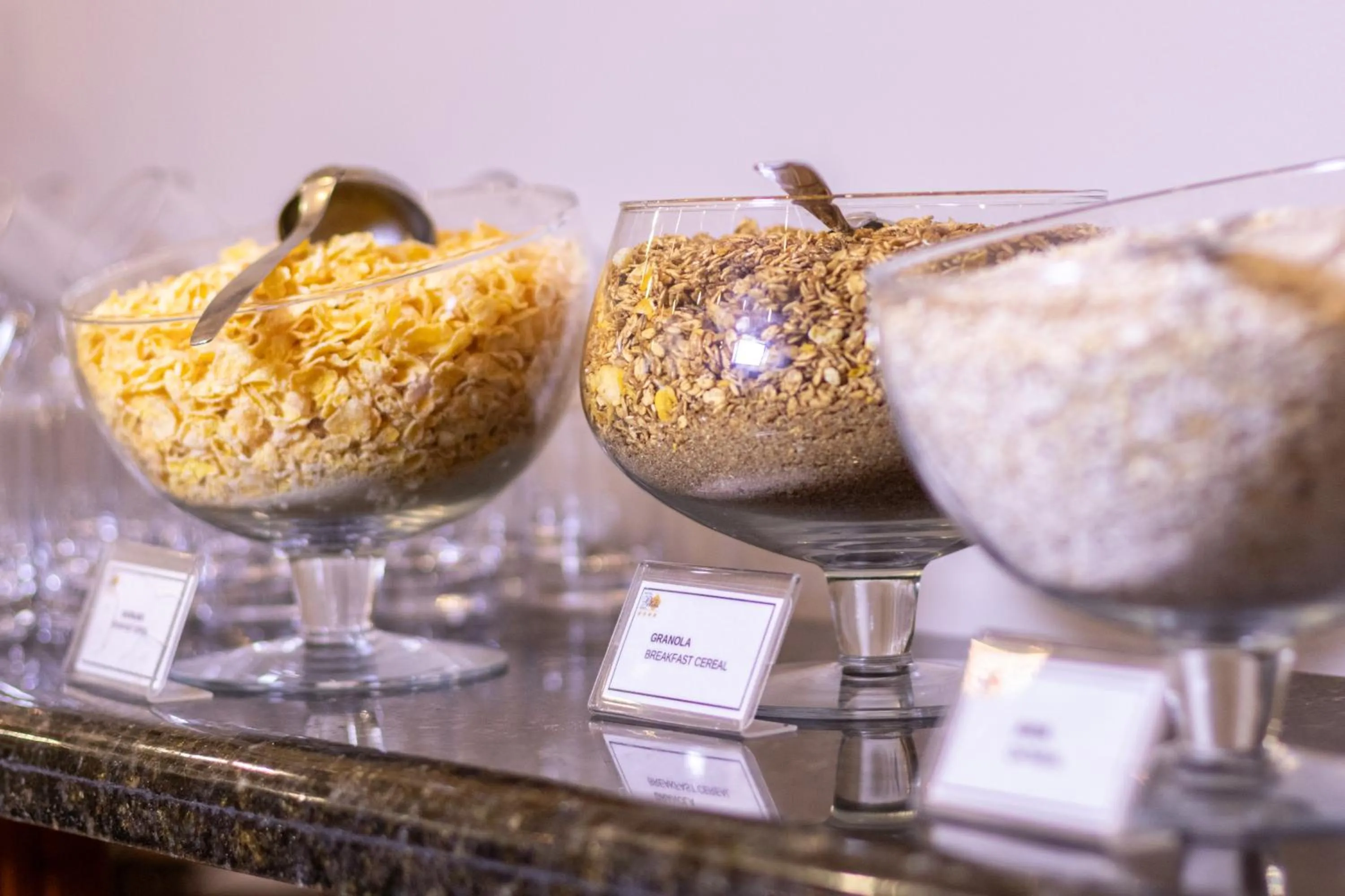 Food and drinks in Hotel Flat Petras Residence