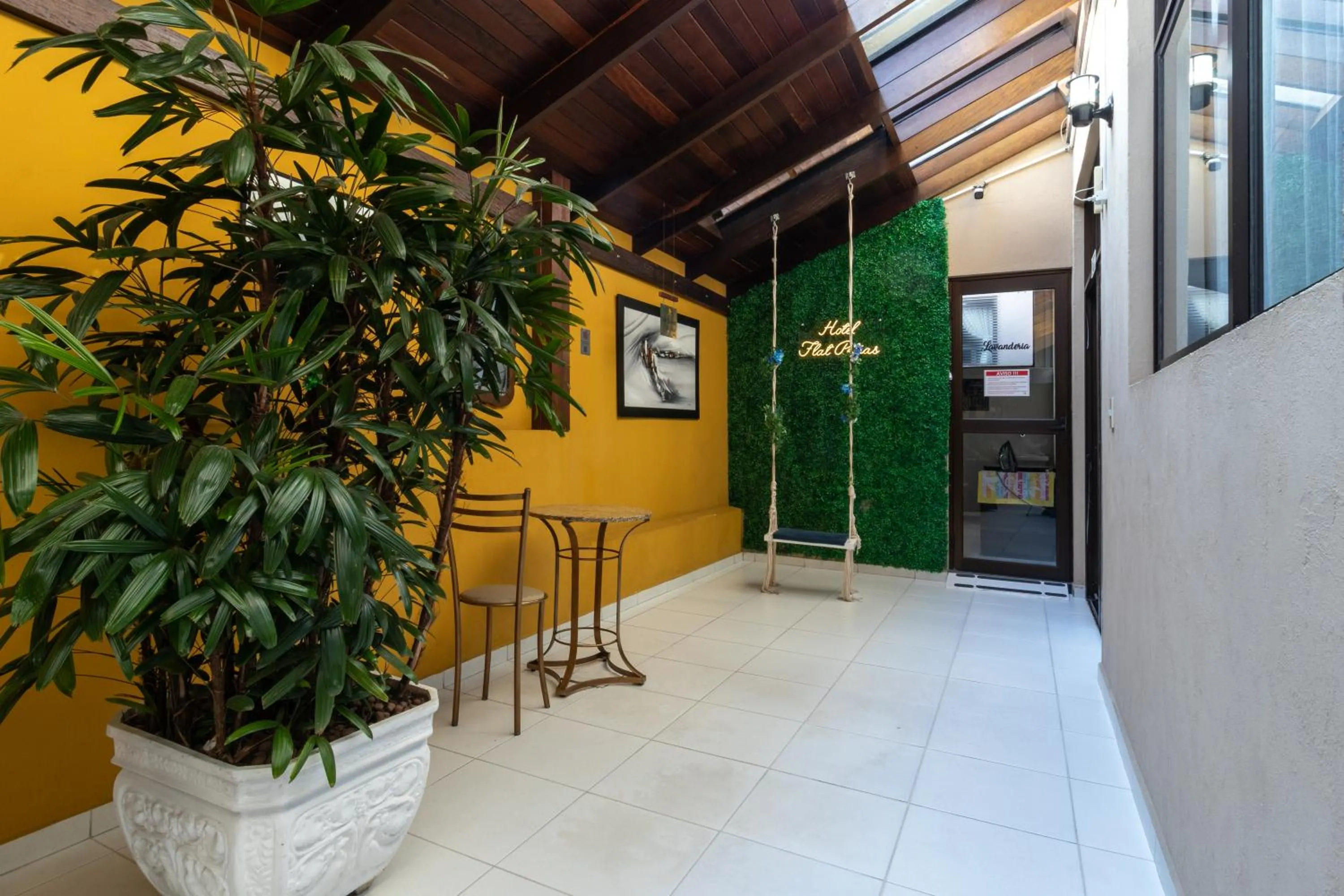 Communal lounge/ TV room in Hotel Flat Petras Residence