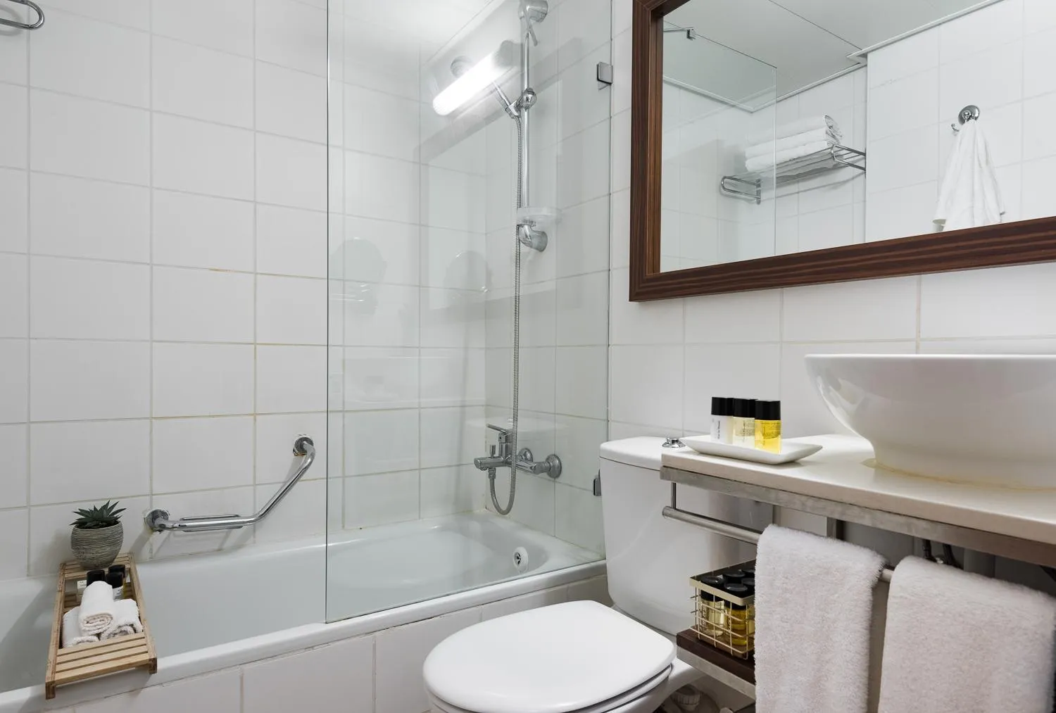 Bathroom in Prima Royale Hotel